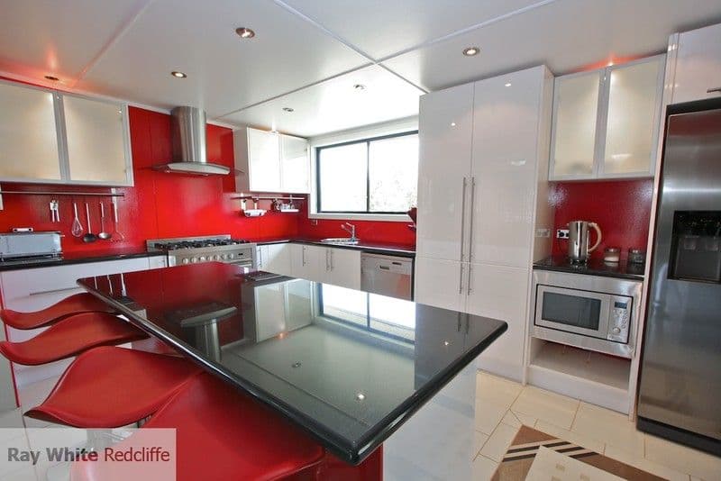 283 Macdonnell Road, CLONTARF QLD 4019, Clontarf - Thumbnail 2