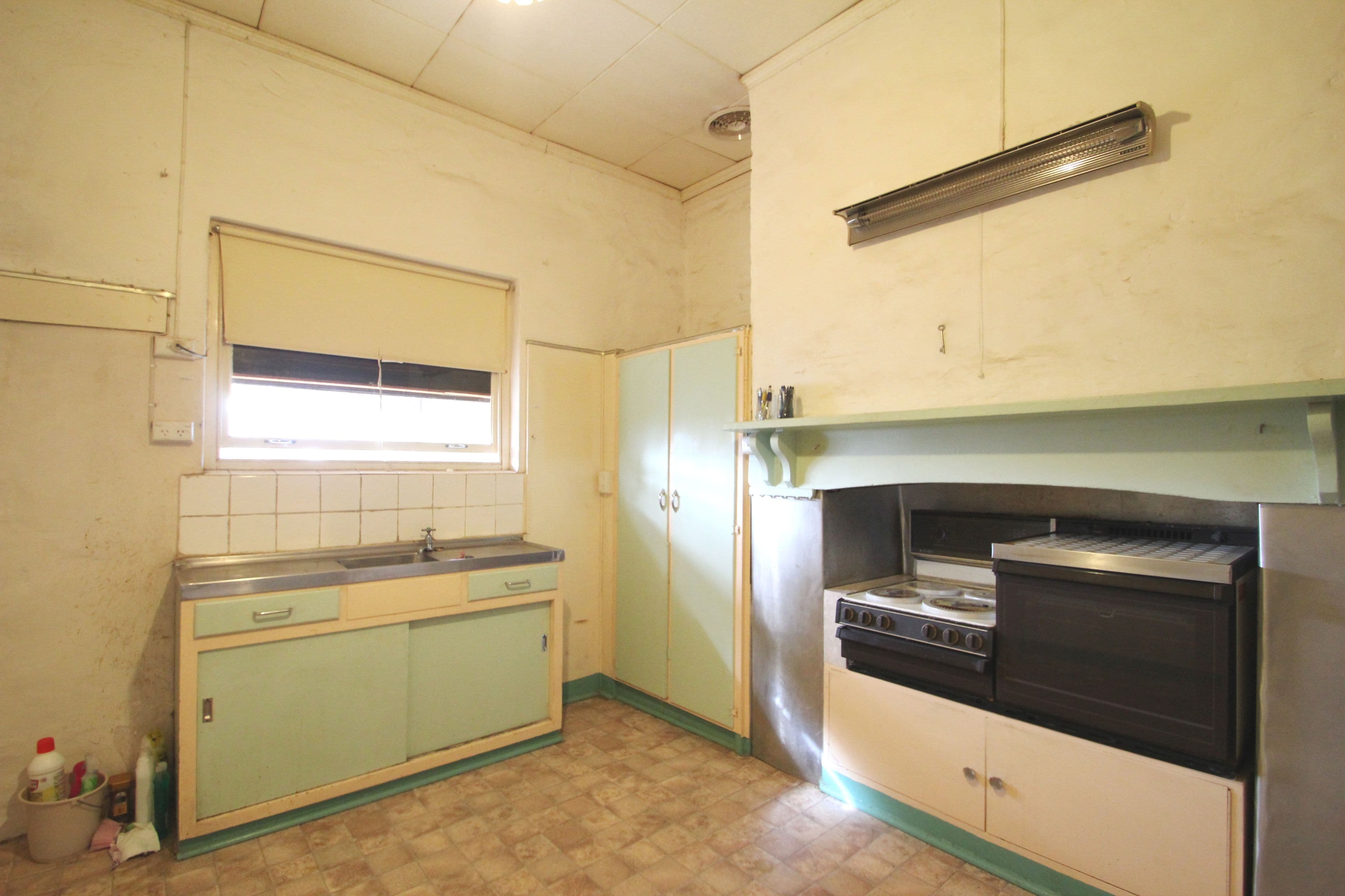 3 Harriet Street, Clare SA 5453, Clare - Thumbnail 2