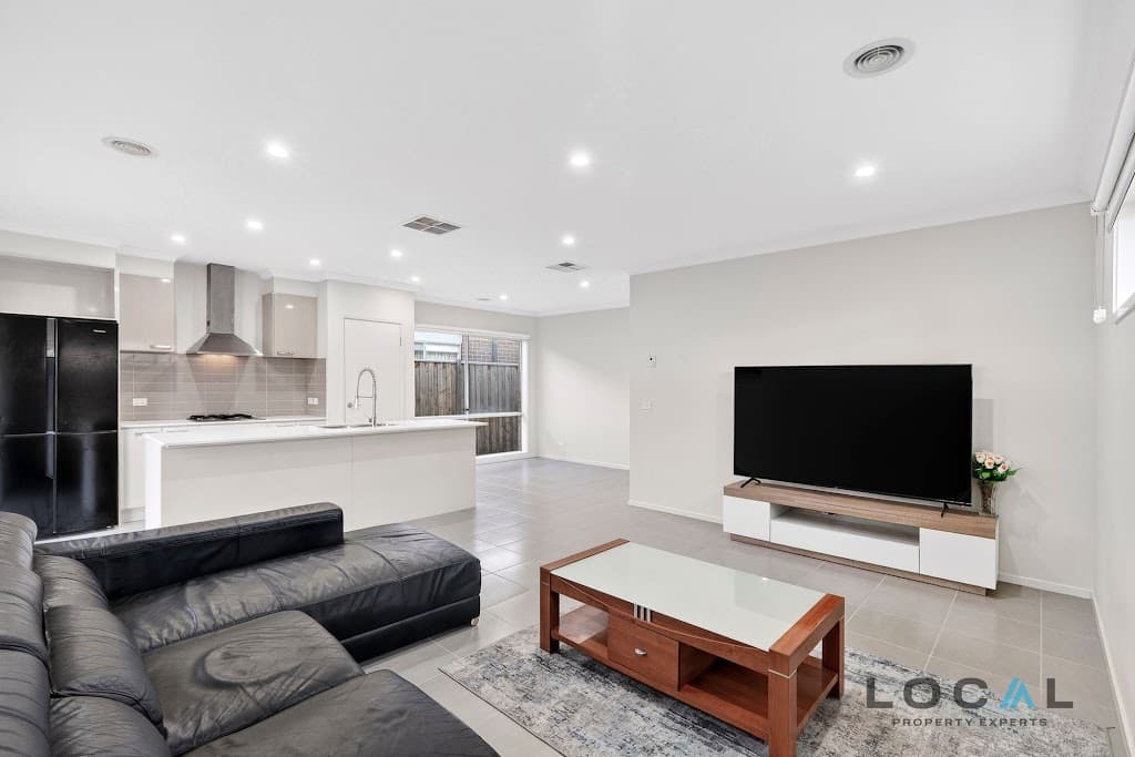 22 Indura Drive, Werribee, VIC, 3030, Werribee - Thumbnail 2