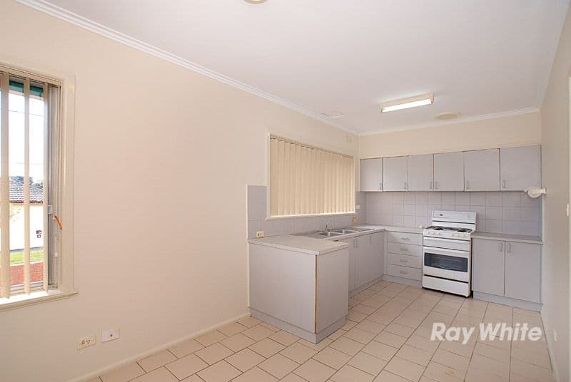 43 Kingswood Crescent, NOBLE PARK NORTH VIC 3174, Noble Park North - Thumbnail 4