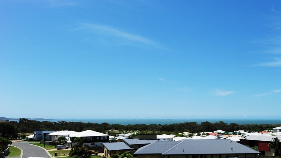 70 Booth Avenue, Tannum Sands QLD 4680, Tannum Sands - Thumbnail 2
