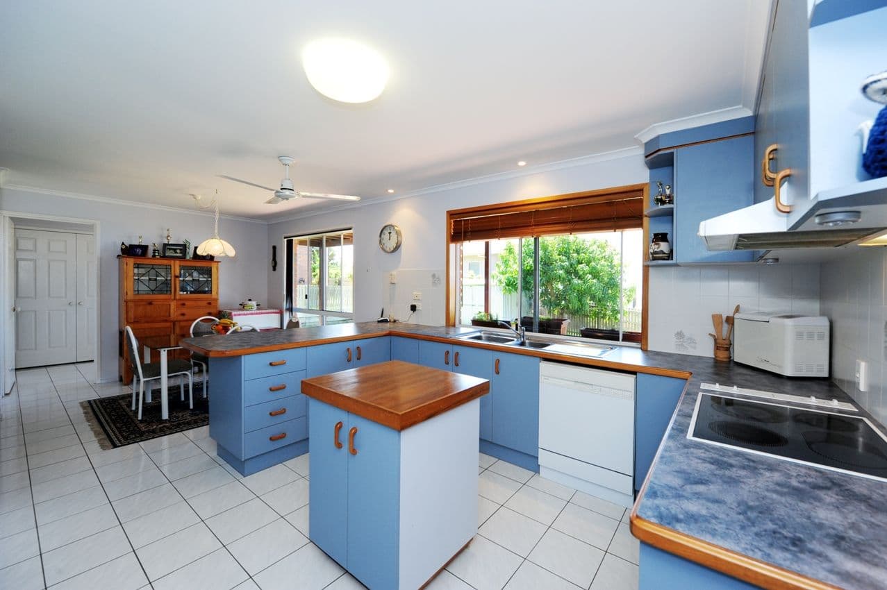 70 Booth Avenue, Tannum Sands QLD 4680, Tannum Sands - Thumbnail 4
