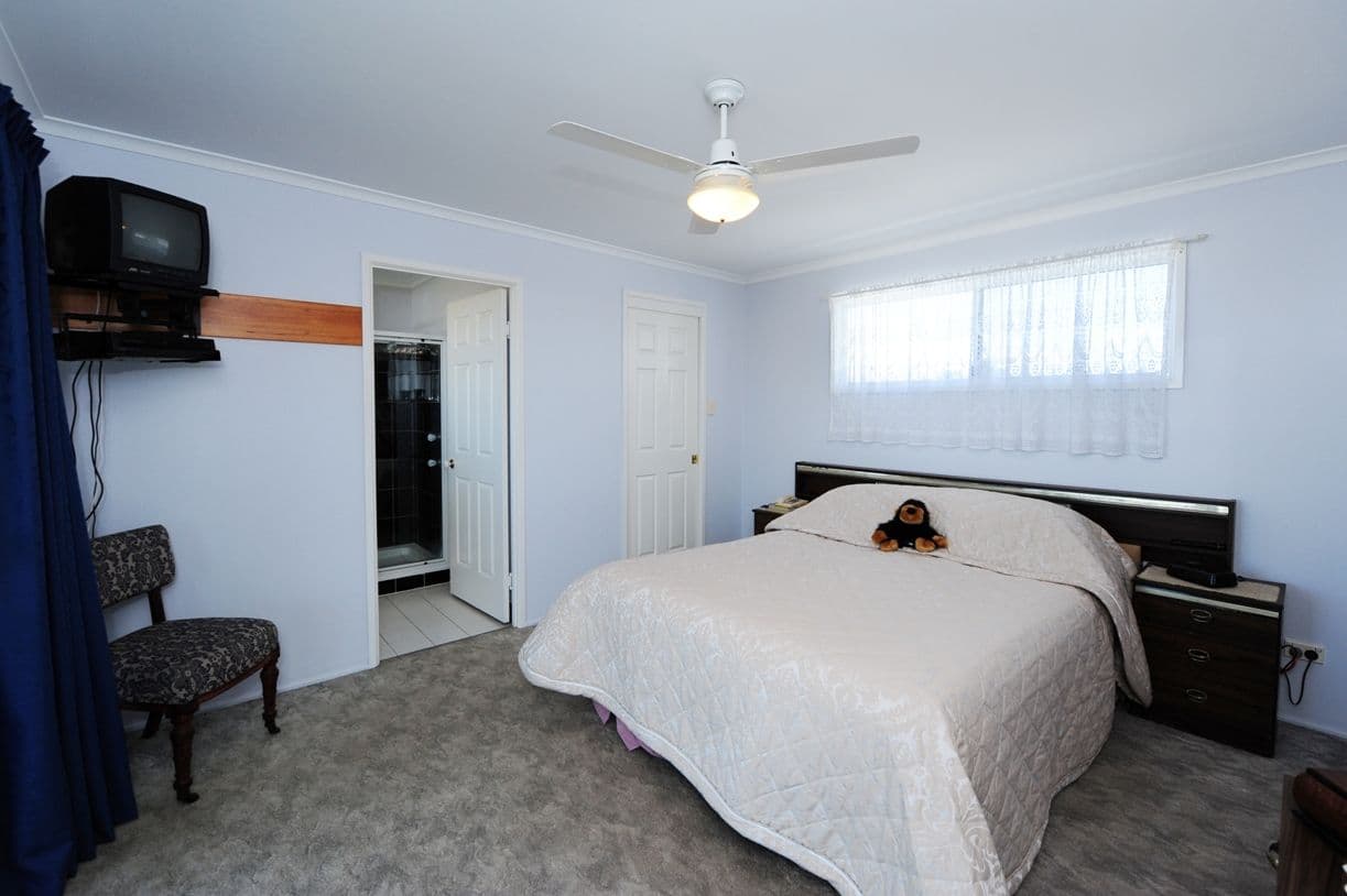 70 Booth Avenue, Tannum Sands QLD 4680, Tannum Sands - Thumbnail 7
