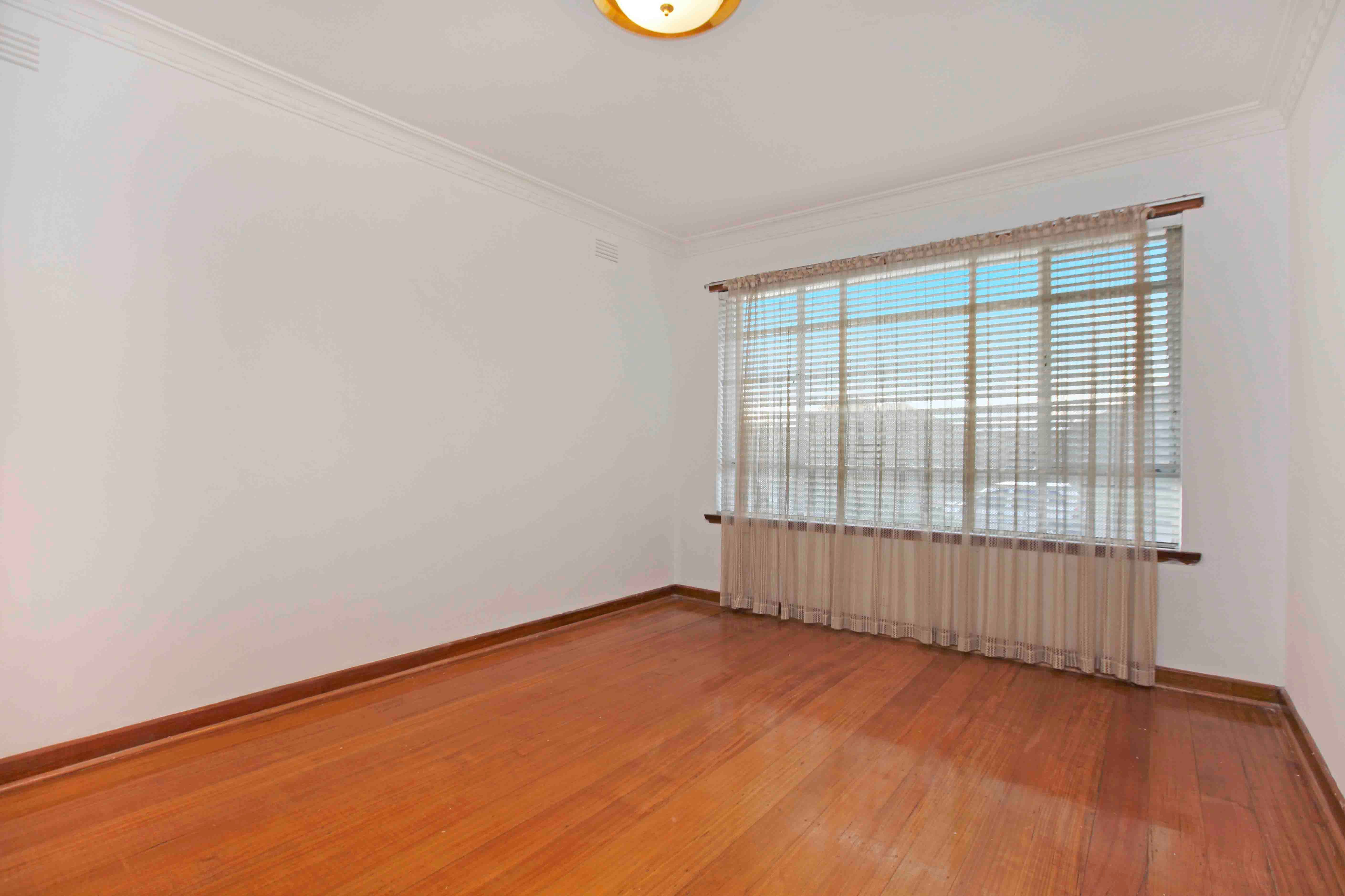 2 Joan Court, Reservoir VIC 3073, Reservoir - Thumbnail 5