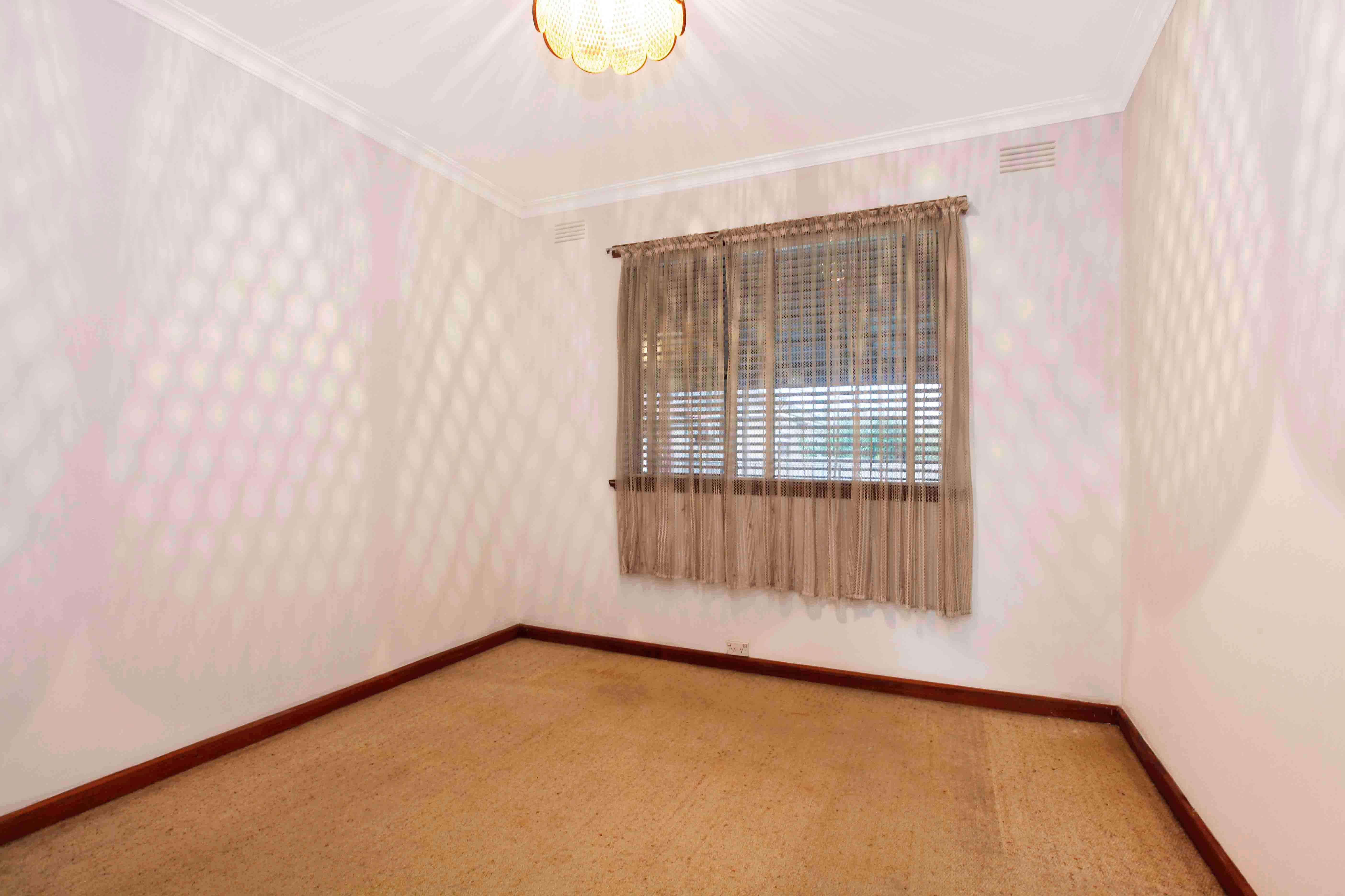 2 Joan Court, Reservoir VIC 3073, Reservoir - Thumbnail 7