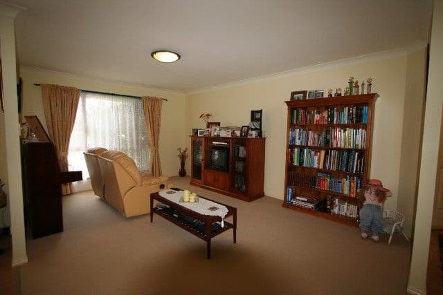 73 Henry Street, WYNNUM QLD 4178, Wynnum - Thumbnail 2