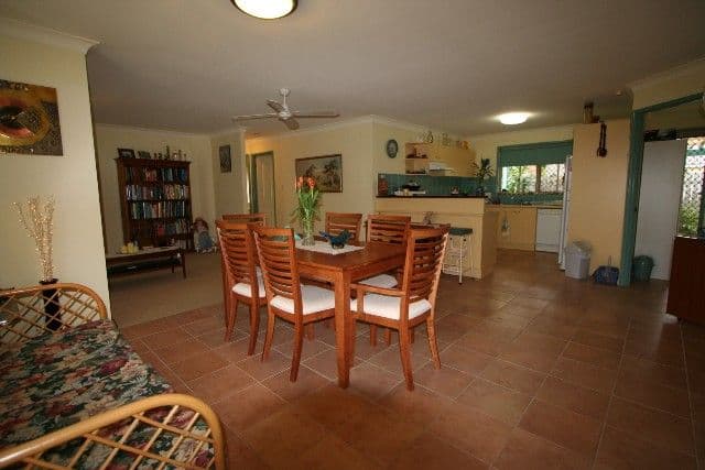 73 Henry Street, WYNNUM QLD 4178, Wynnum - Thumbnail 3
