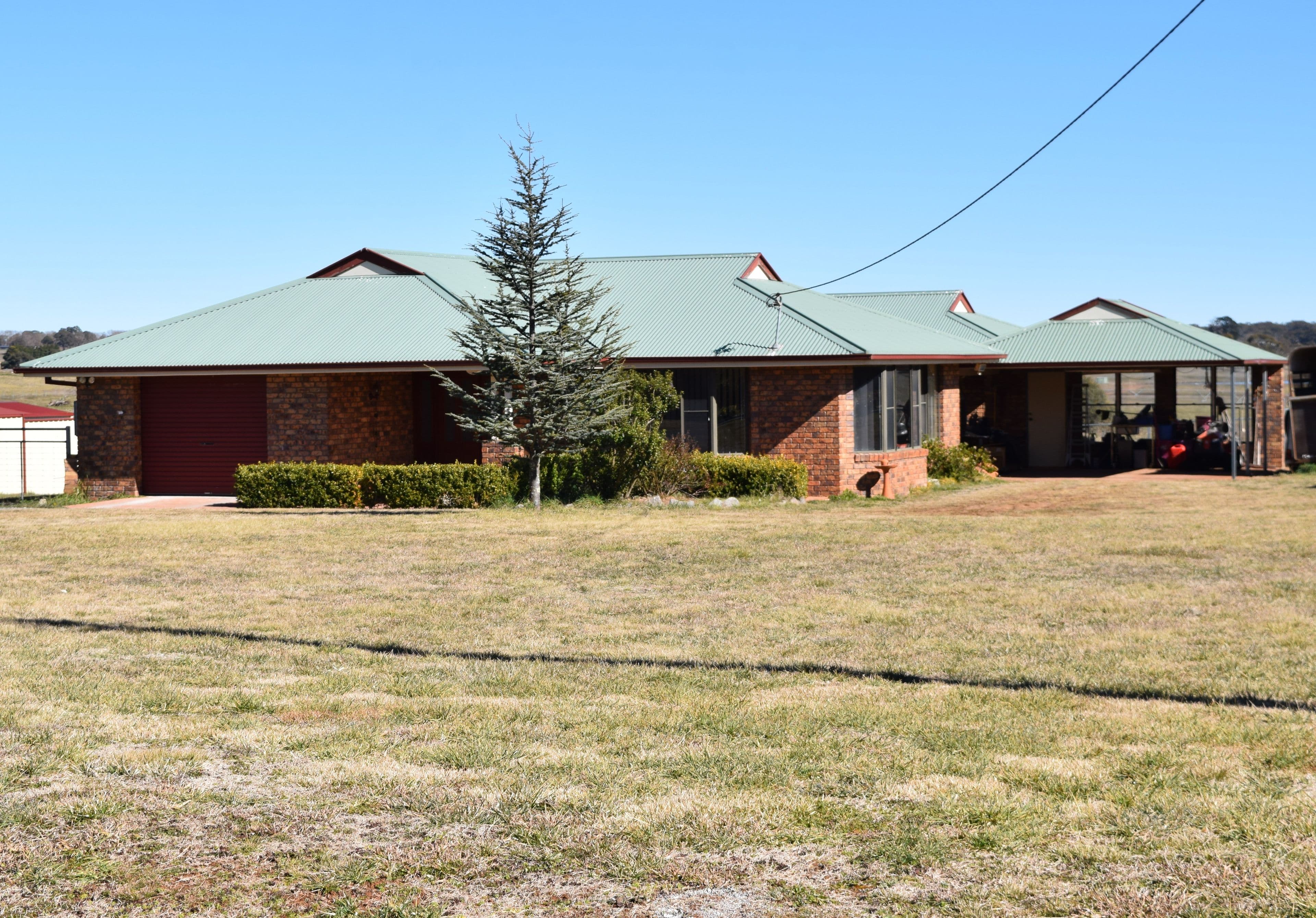 42 Robinsons Lane, Guyra - Image 1