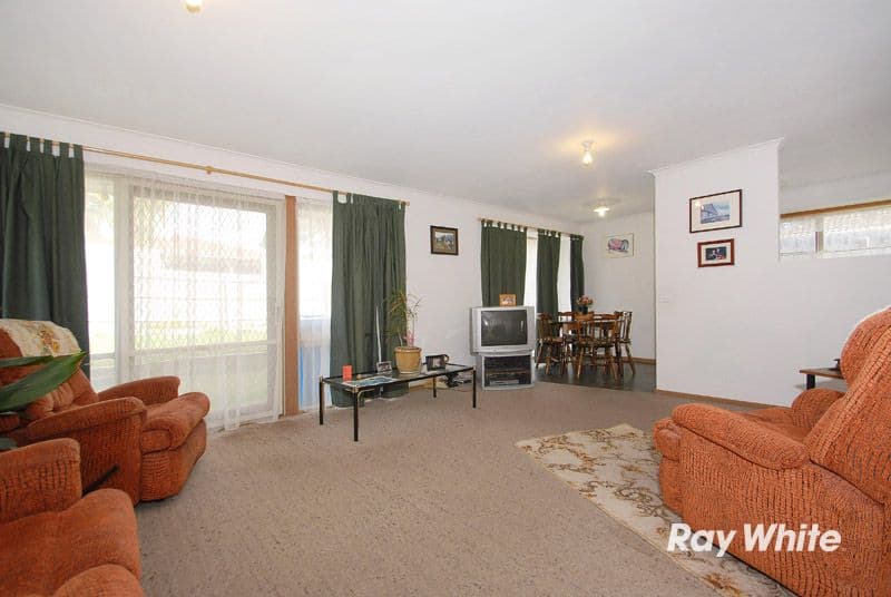 4 Kara Walk, CRANBOURNE VIC 3977, Cranbourne - Thumbnail 3