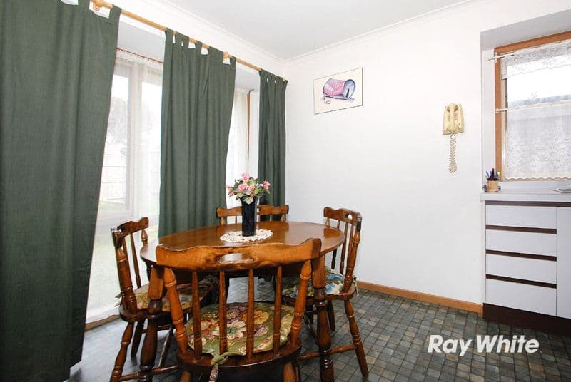 4 Kara Walk, CRANBOURNE VIC 3977, Cranbourne - Thumbnail 4