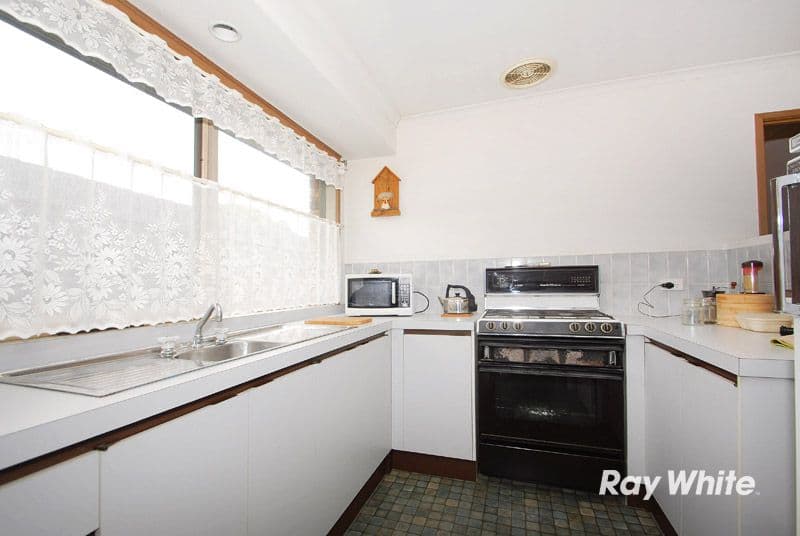 4 Kara Walk, CRANBOURNE VIC 3977, Cranbourne - Thumbnail 5