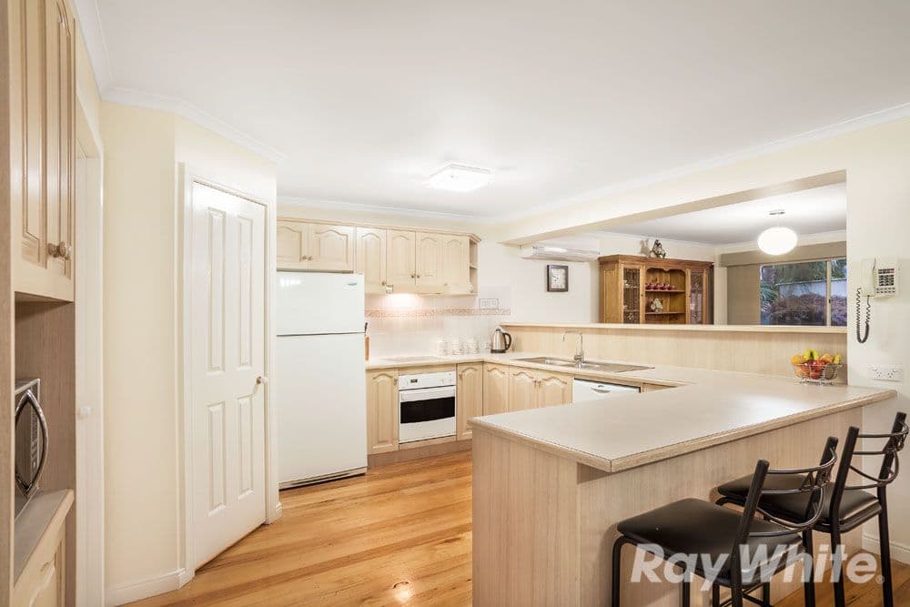 9 Doreen Rogen Way, South Morang VIC 3752, South Morang - Thumbnail 2