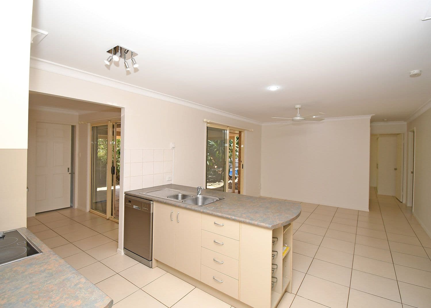 9 Brampton Court, Kawungan QLD 4655, Kawungan - Thumbnail 7