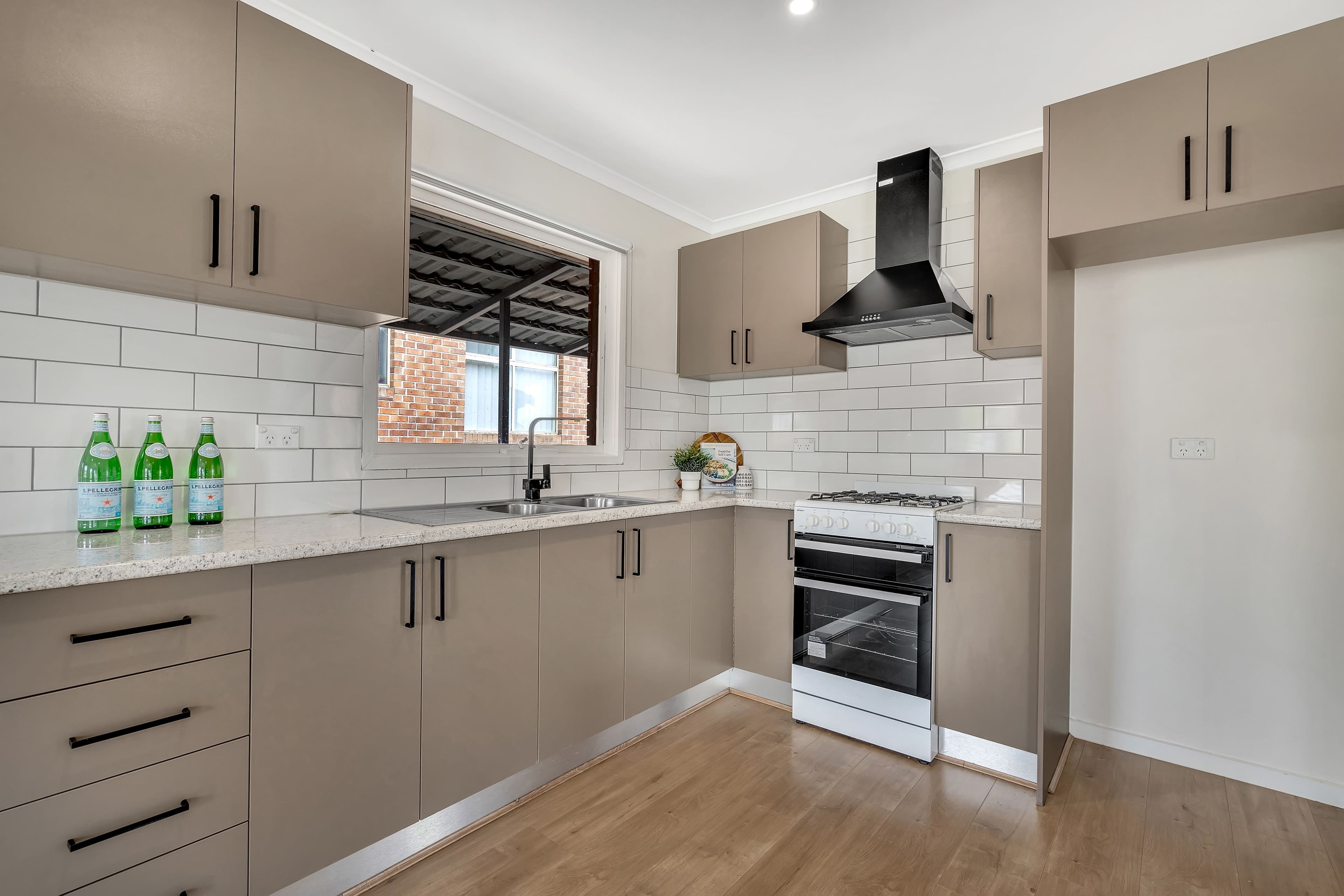 19 Chinnock Court, Craigieburn VIC 3064, Craigieburn - Thumbnail 5