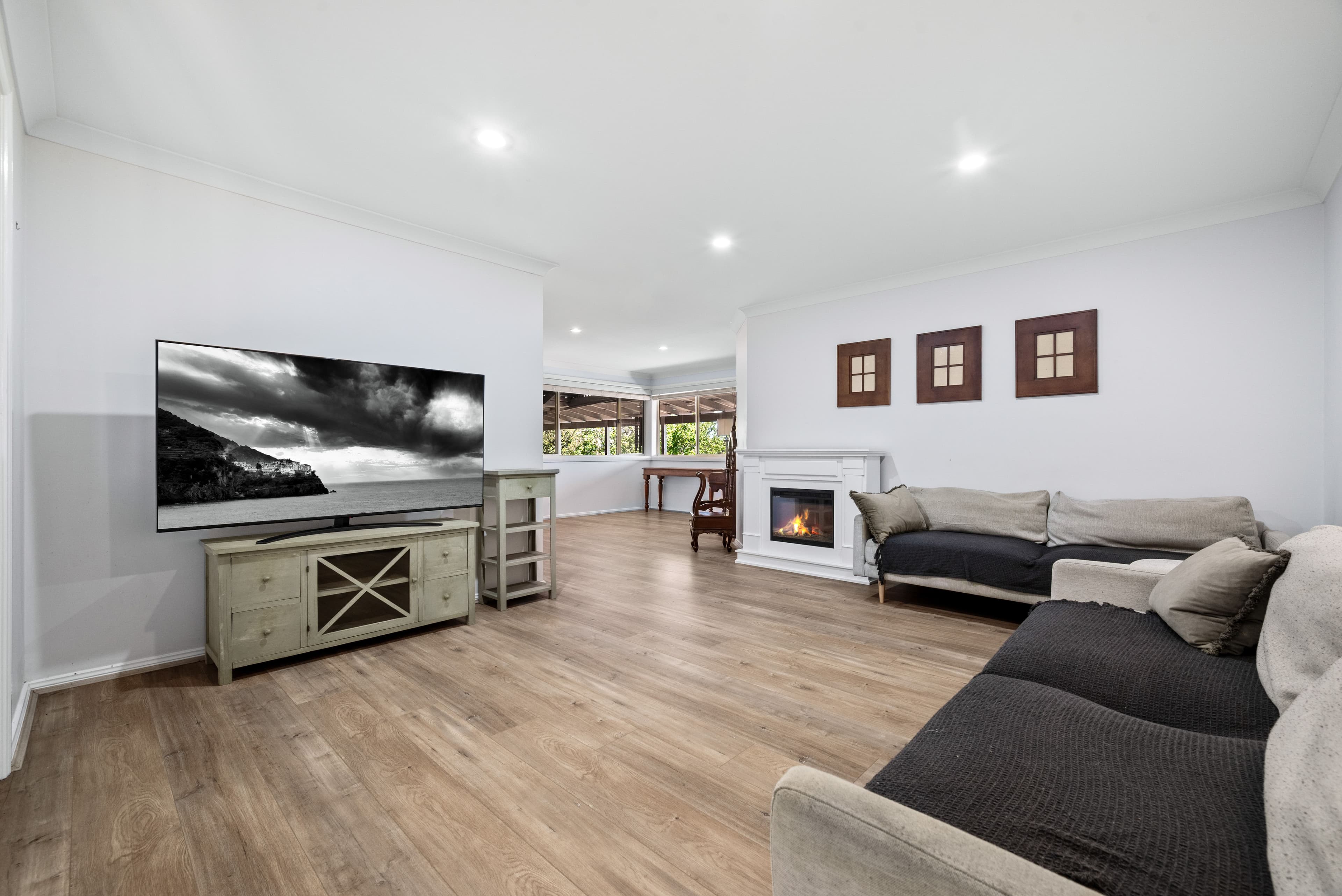 16 Mountain View Avenue, Glen Alpine NSW 2560, Glen Alpine - Thumbnail 2