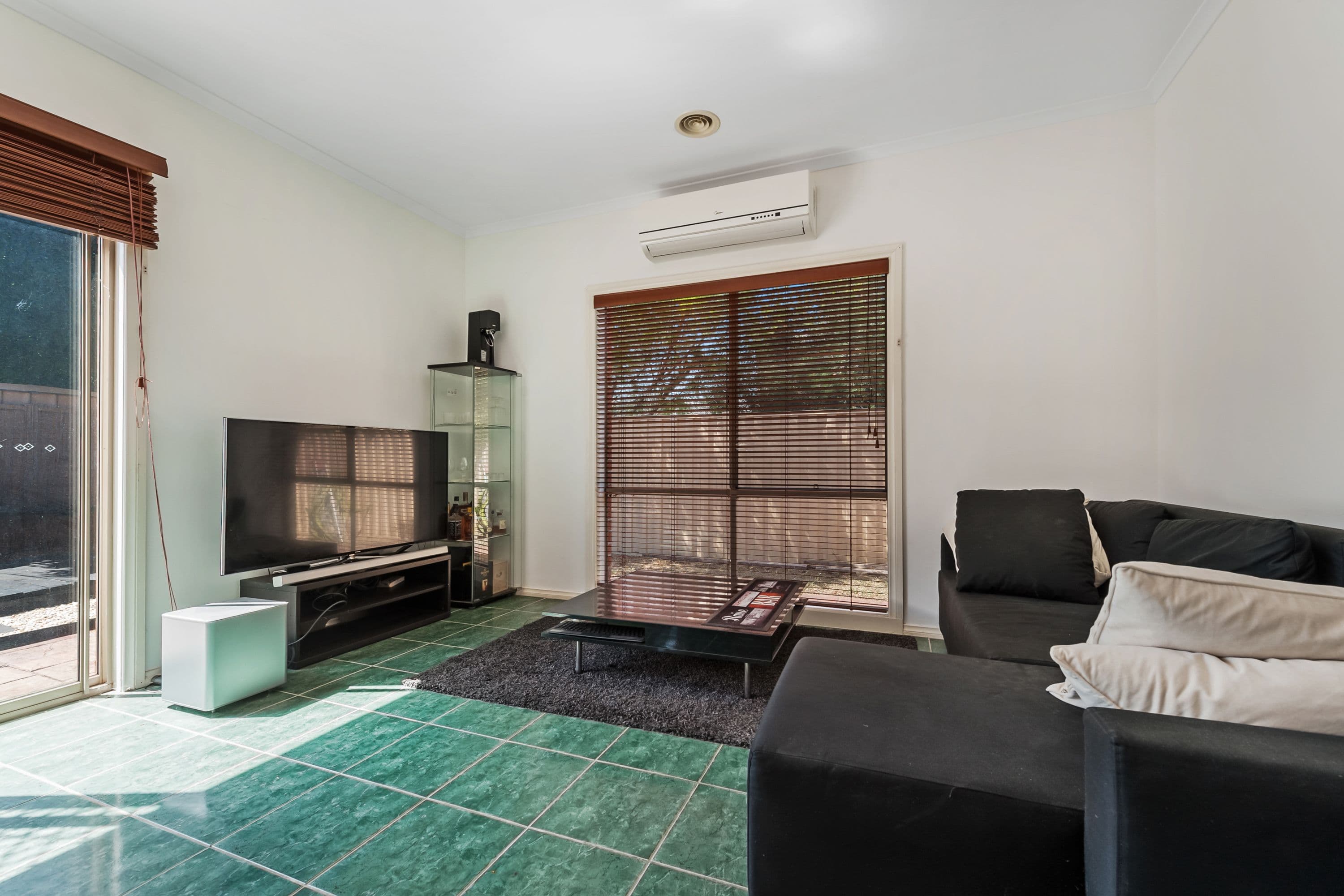 12 Deepdene Street, Caroline Springs VIC 3023, Caroline Springs - Thumbnail 8