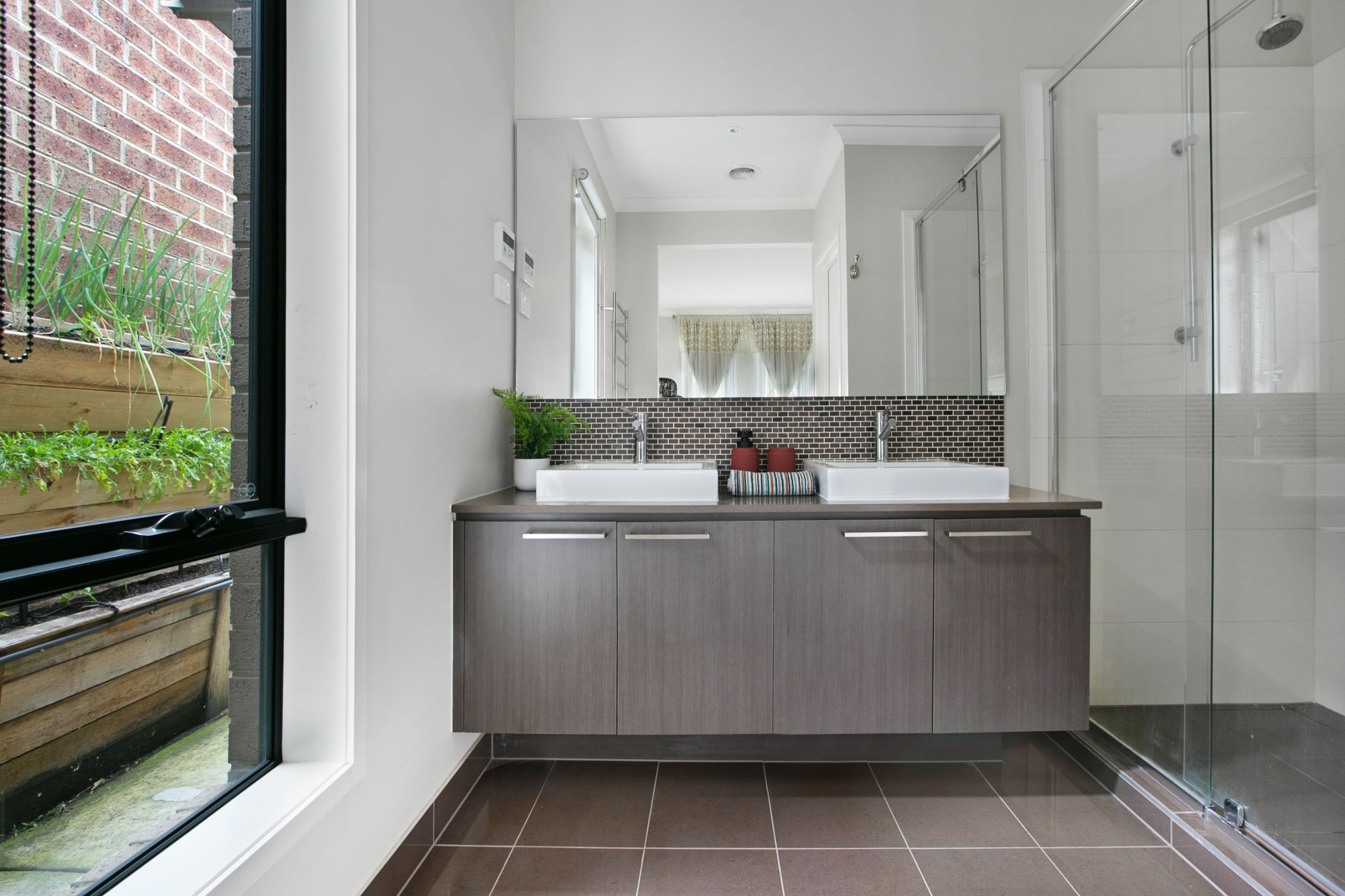 8 Iron Bridge Road, Craigieburn VIC 3064, Craigieburn - Thumbnail 3