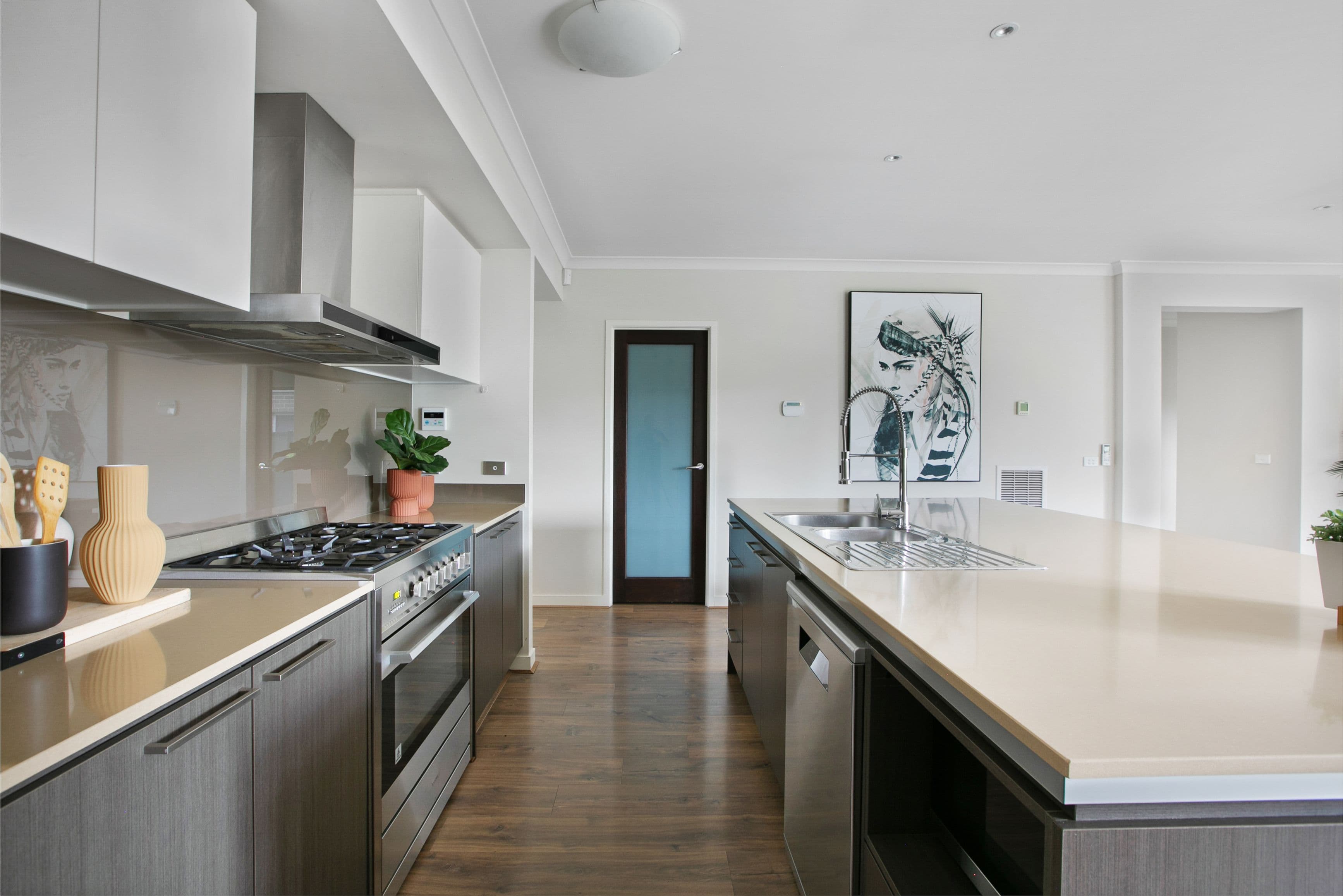 8 Iron Bridge Road, Craigieburn VIC 3064, Craigieburn - Thumbnail 4