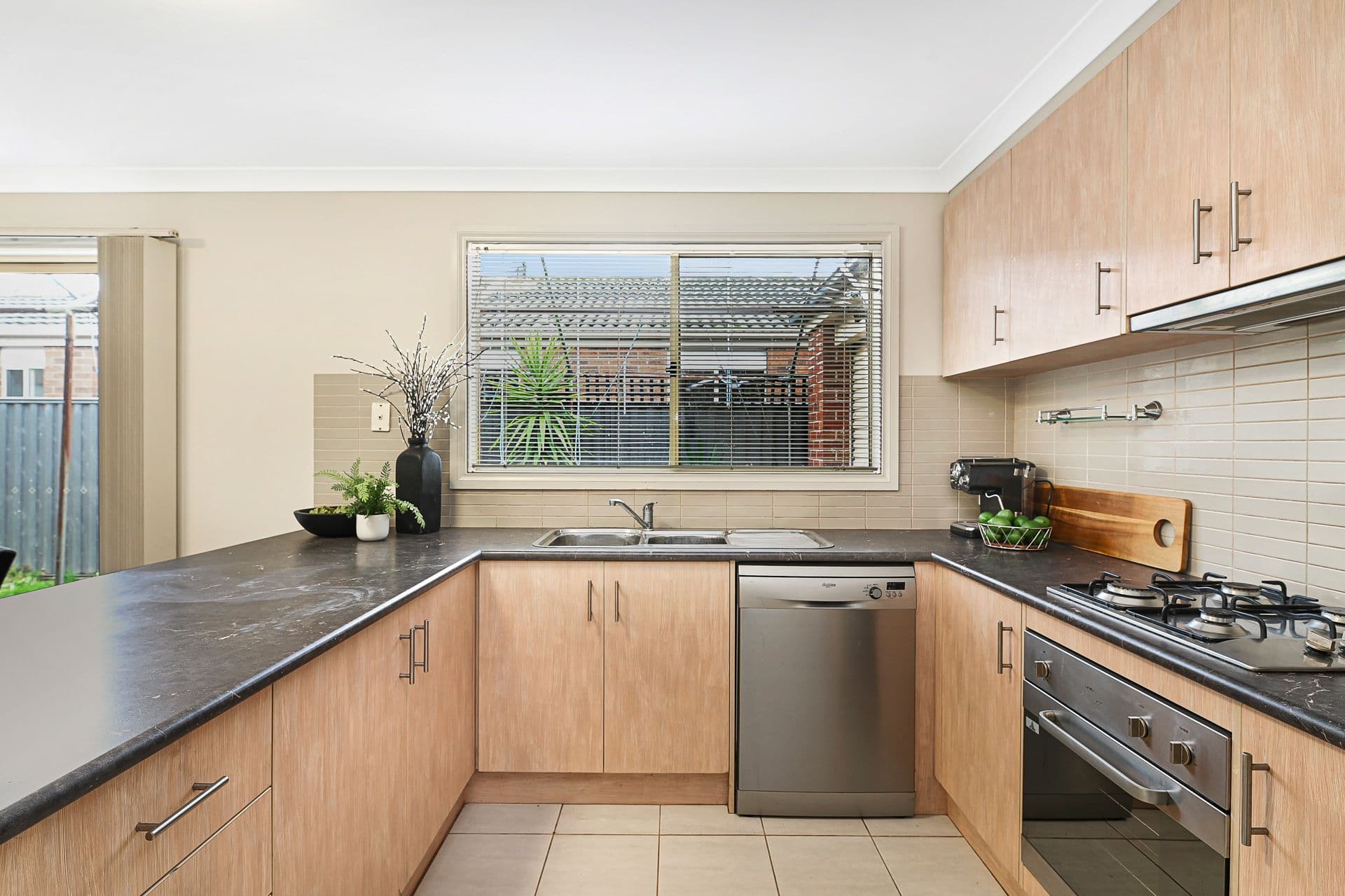 3 Tangelo Terrace, Pakenham VIC 3810, Pakenham - Thumbnail 4