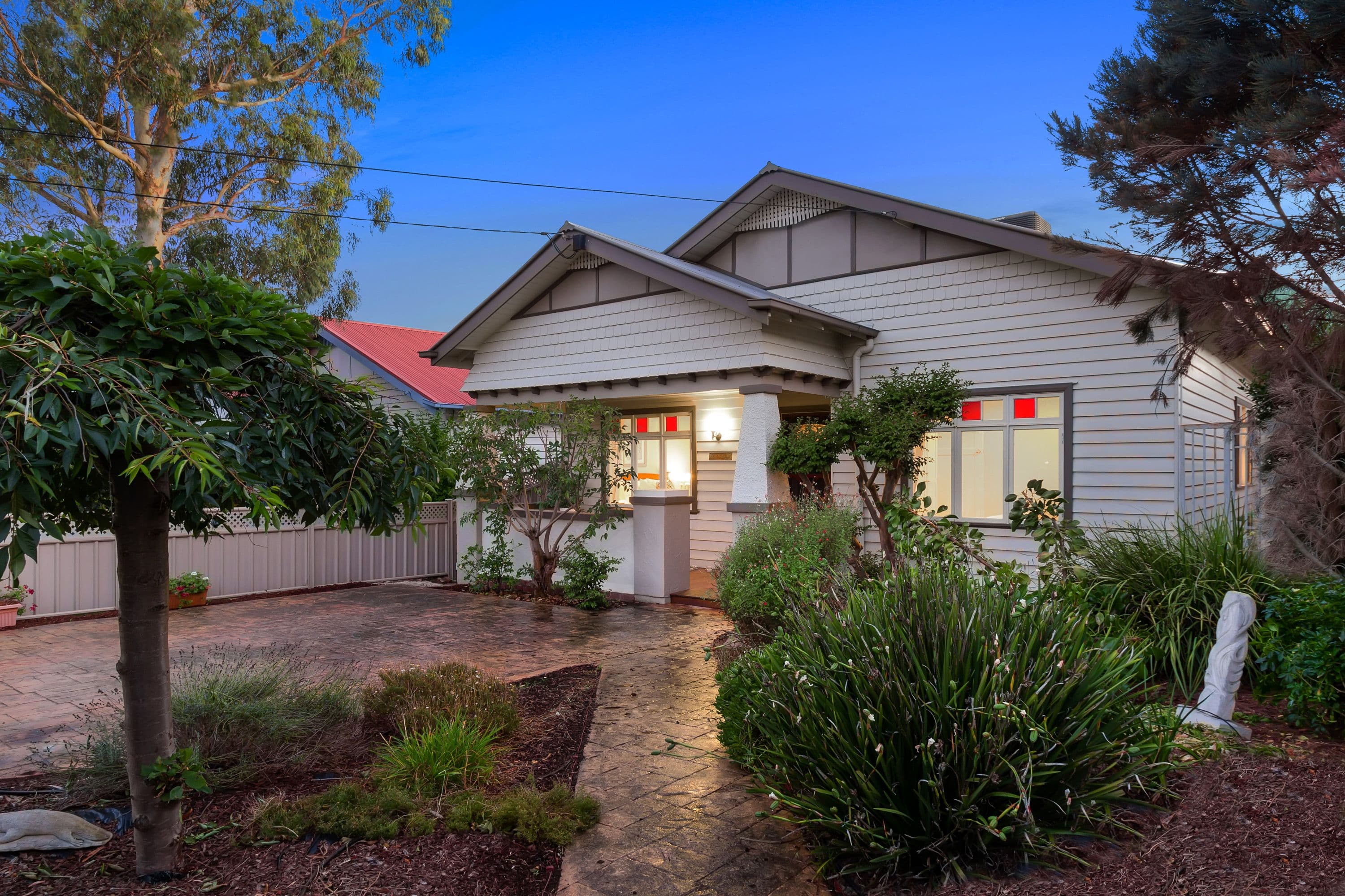 19 Latona Avenue, Preston West VIC 3072, Preston - Thumbnail 2