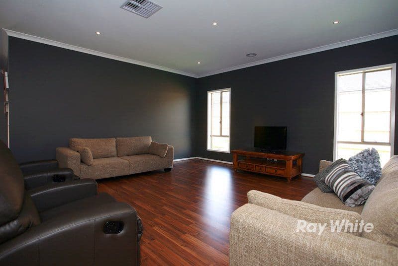 28 Nature Circuit, CRANBOURNE NORTH VIC 3977, Cranbourne North - Thumbnail 4