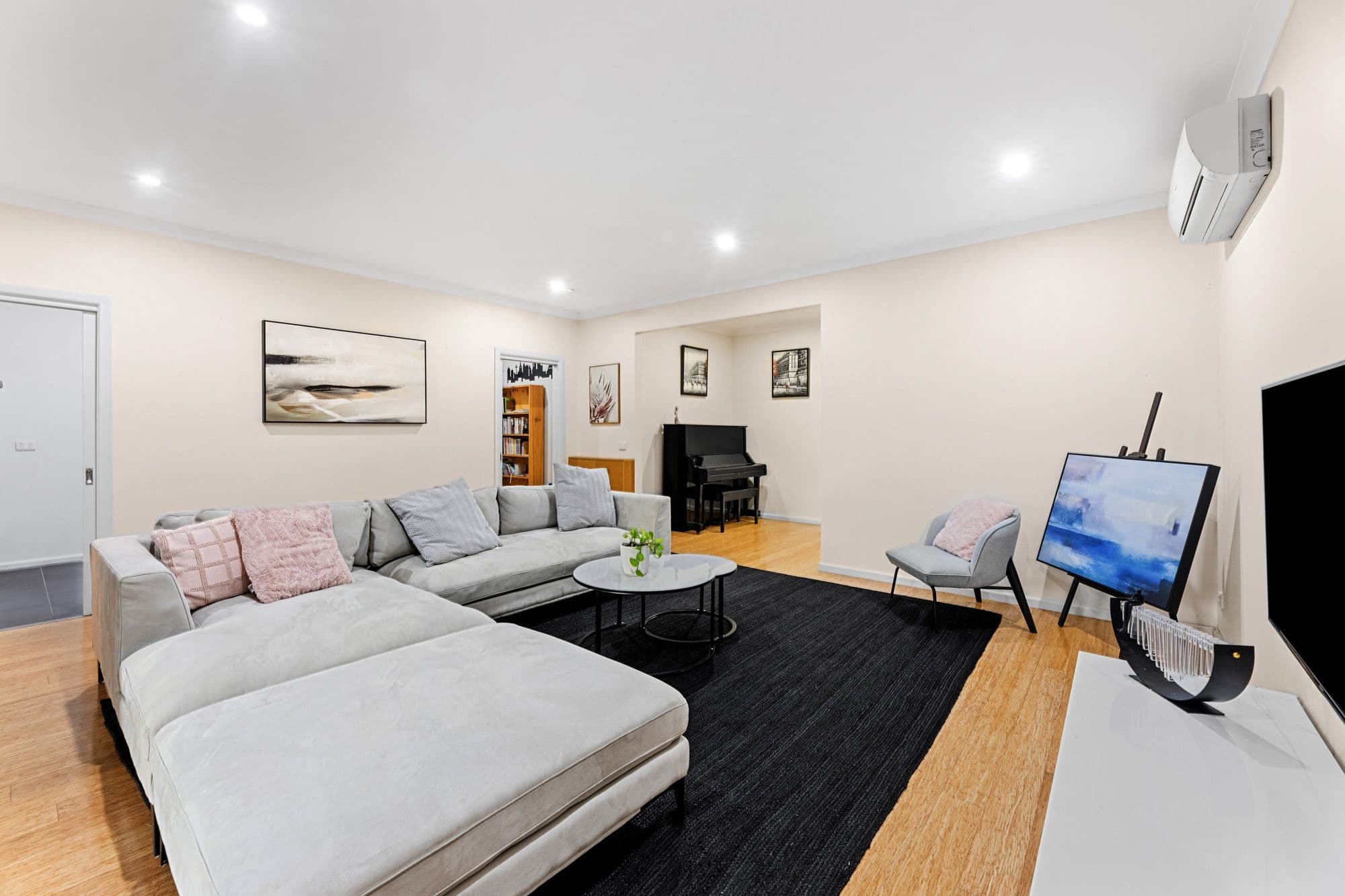 9 Kingsley Grove, Mount Waverley VIC 3149, Mount Waverley - Thumbnail 2