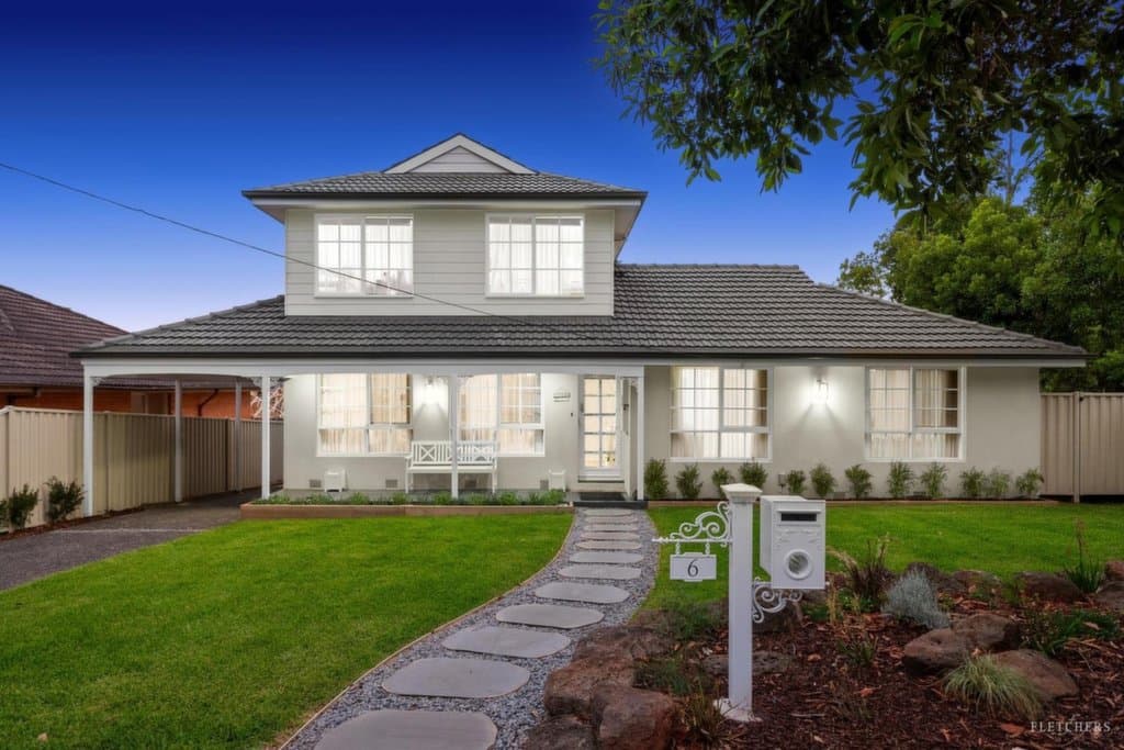 6 Helen Avenue, Croydon South - Image 1