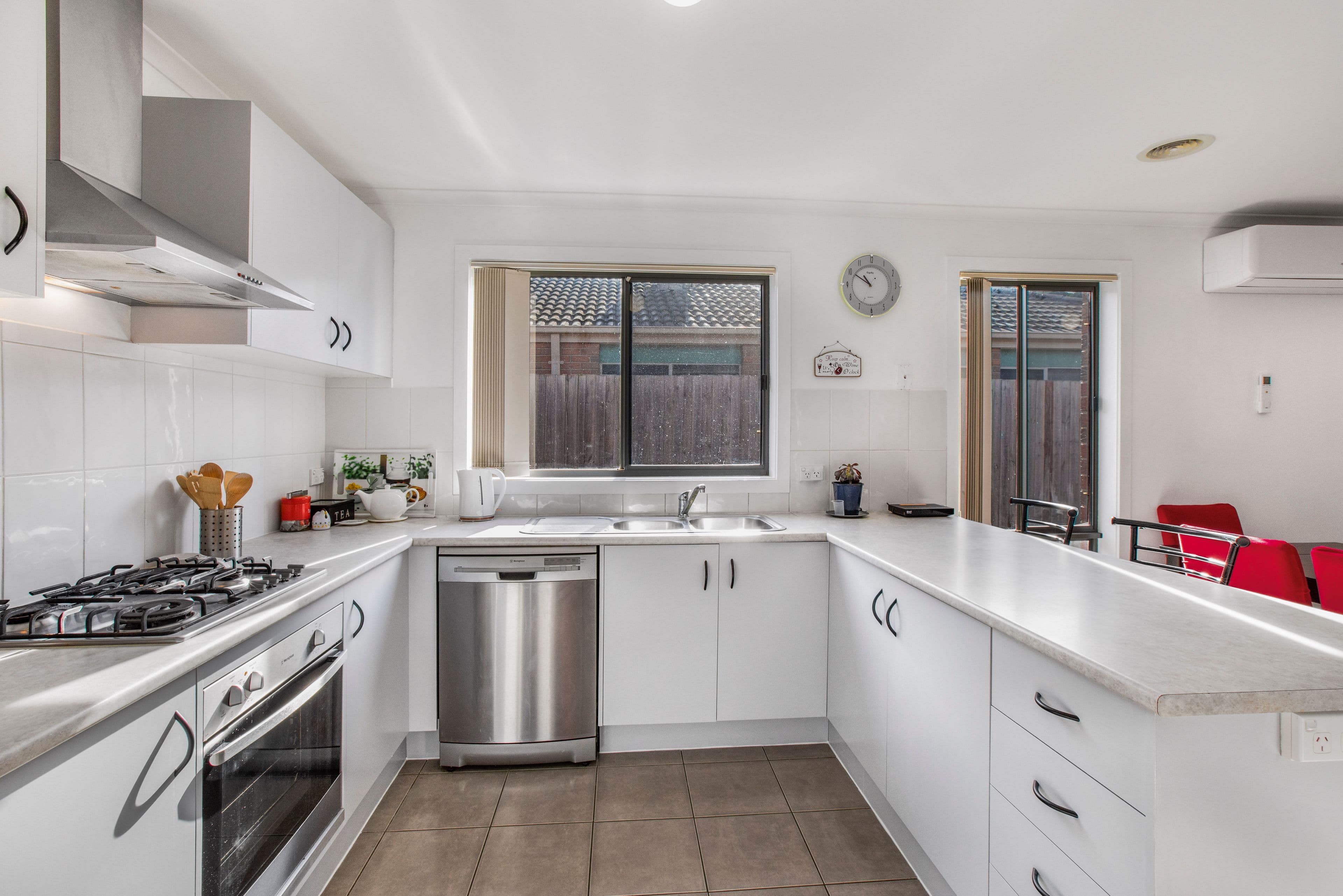 50 Pommel Street, Pakenham VIC 3810, Pakenham - Thumbnail 4