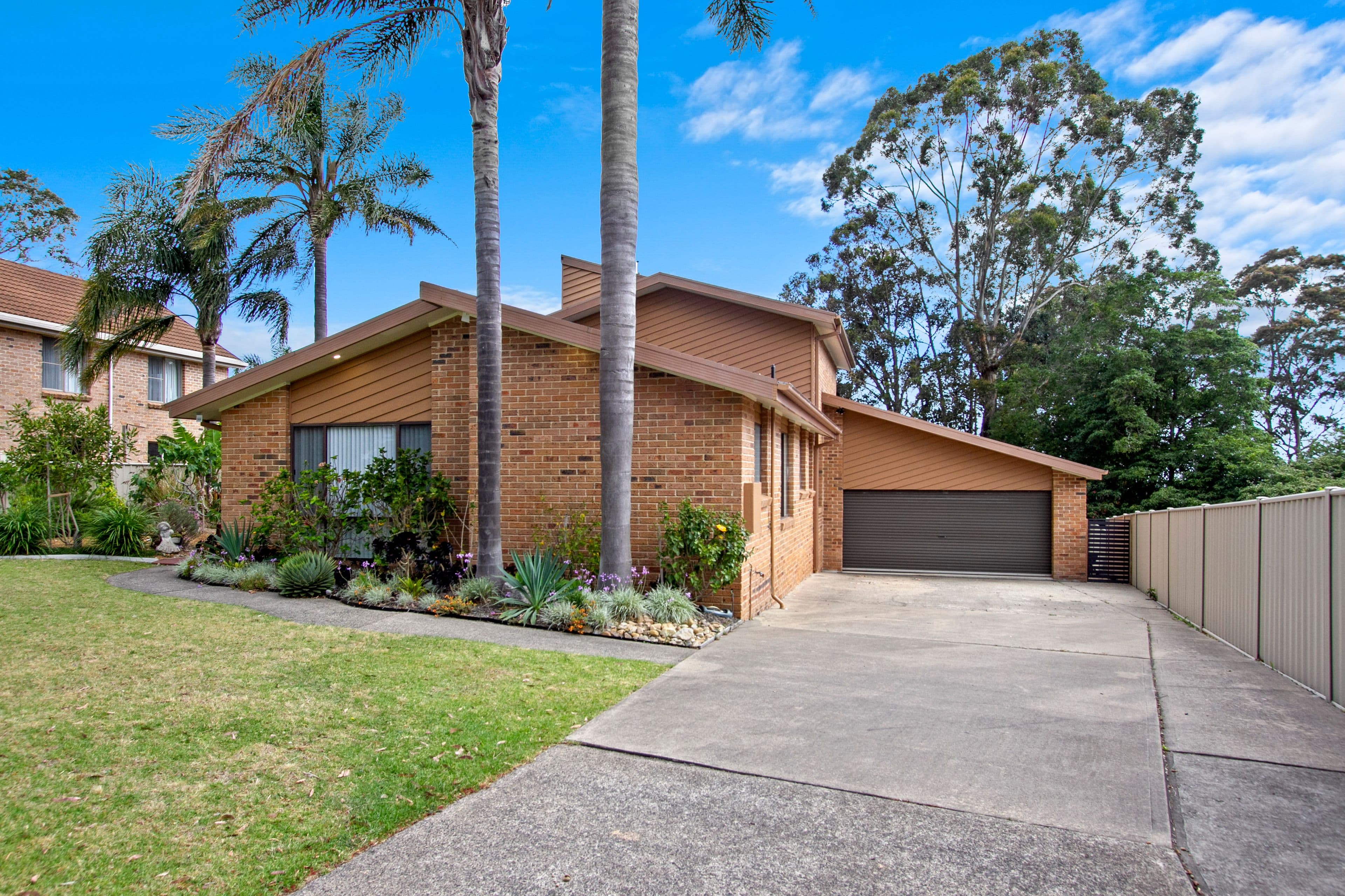 15 Wills Crescent, Denhams Beach - Image 1