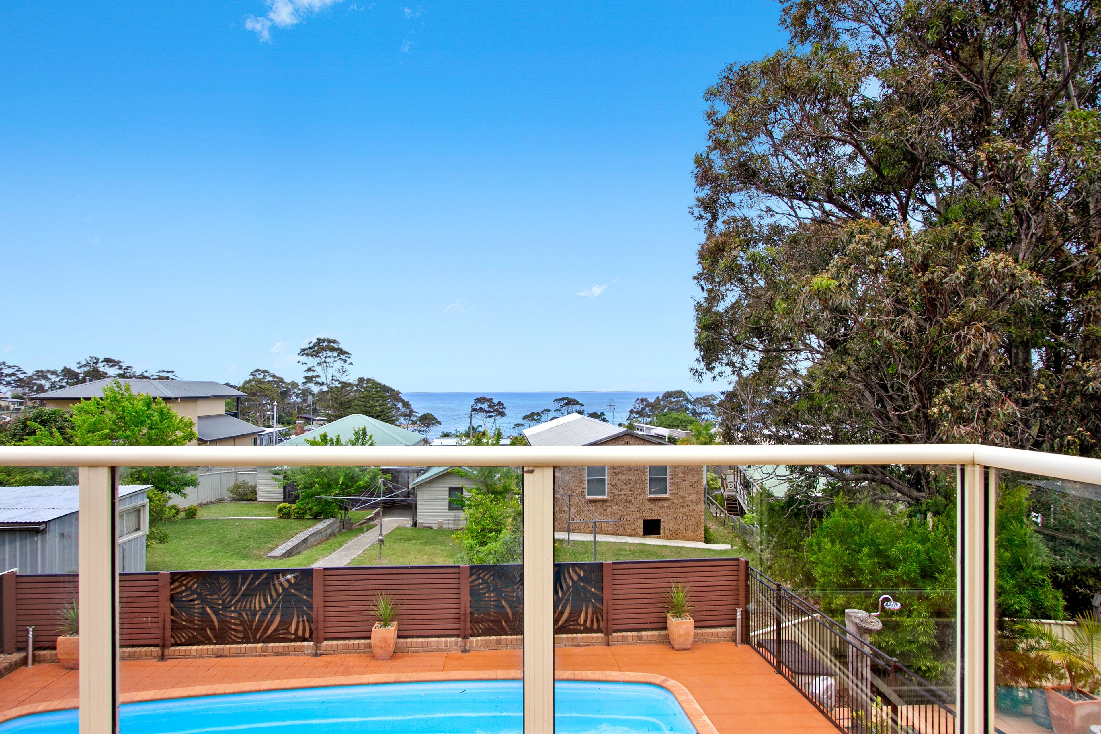 15 Wills Crescent, Denhams Beach - Thumbnail 2