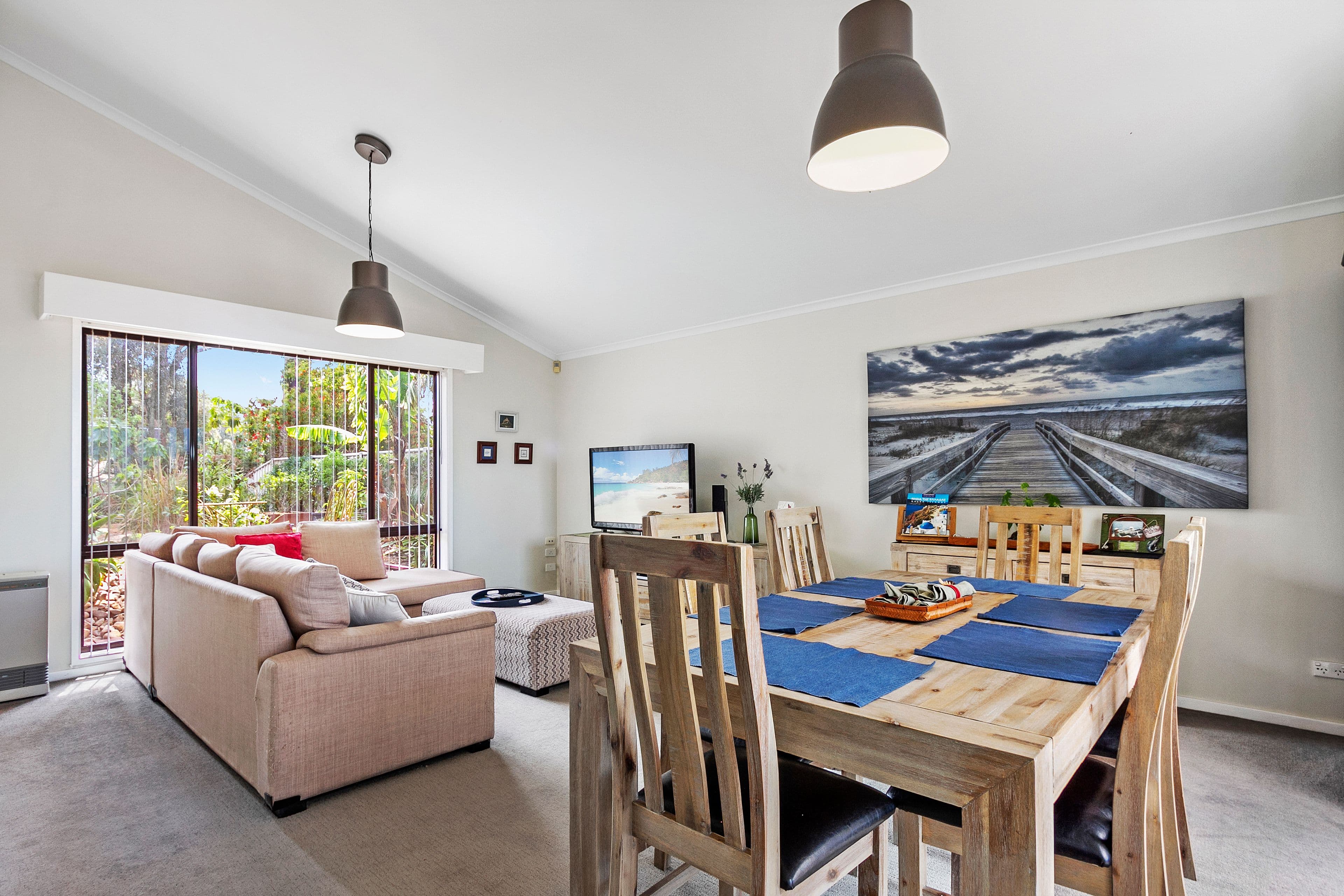 15 Wills Crescent, Denhams Beach - Thumbnail 8