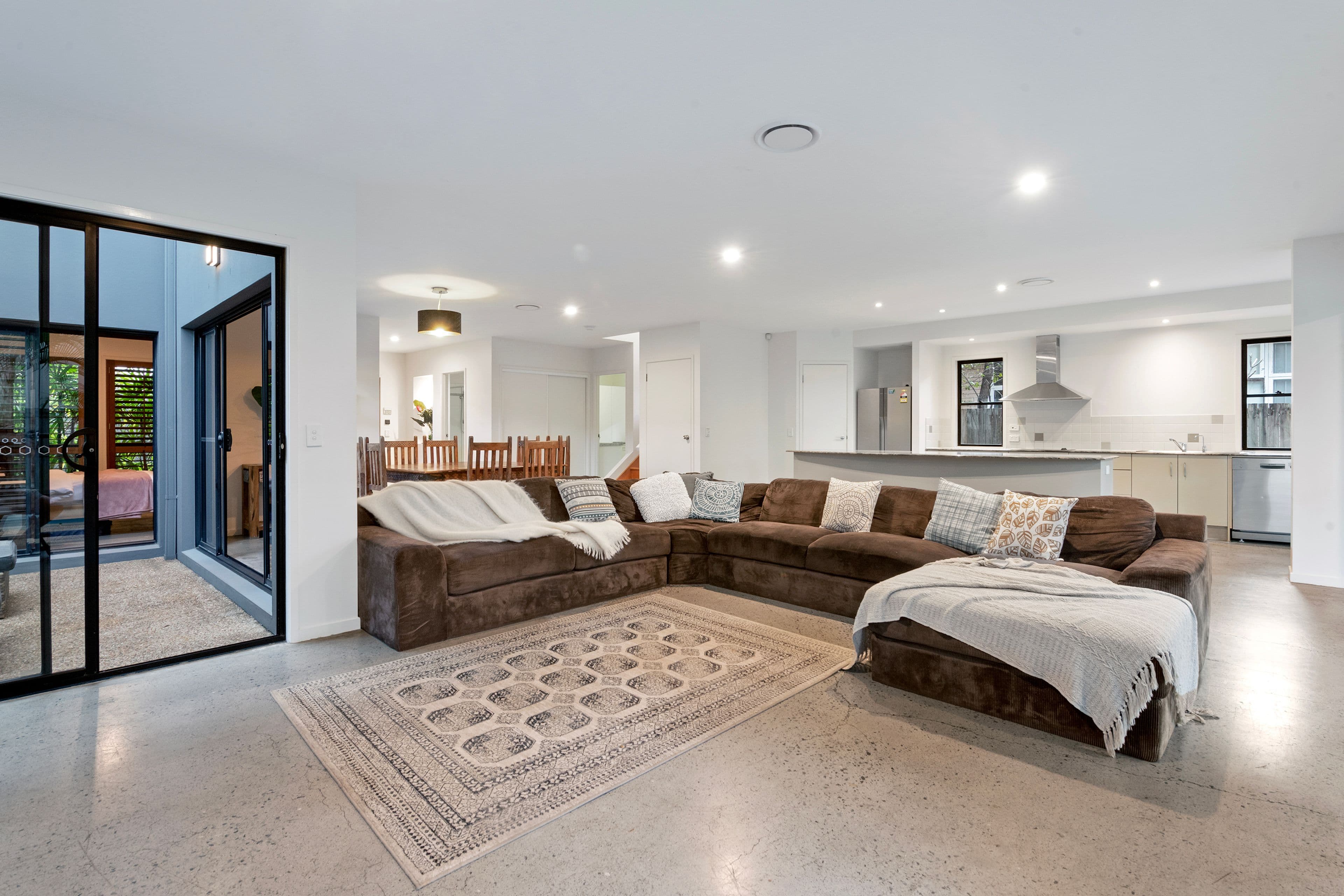 31 Dudley Street, Mermaid Beach QLD 4218, Mermaid Beach - Thumbnail 5