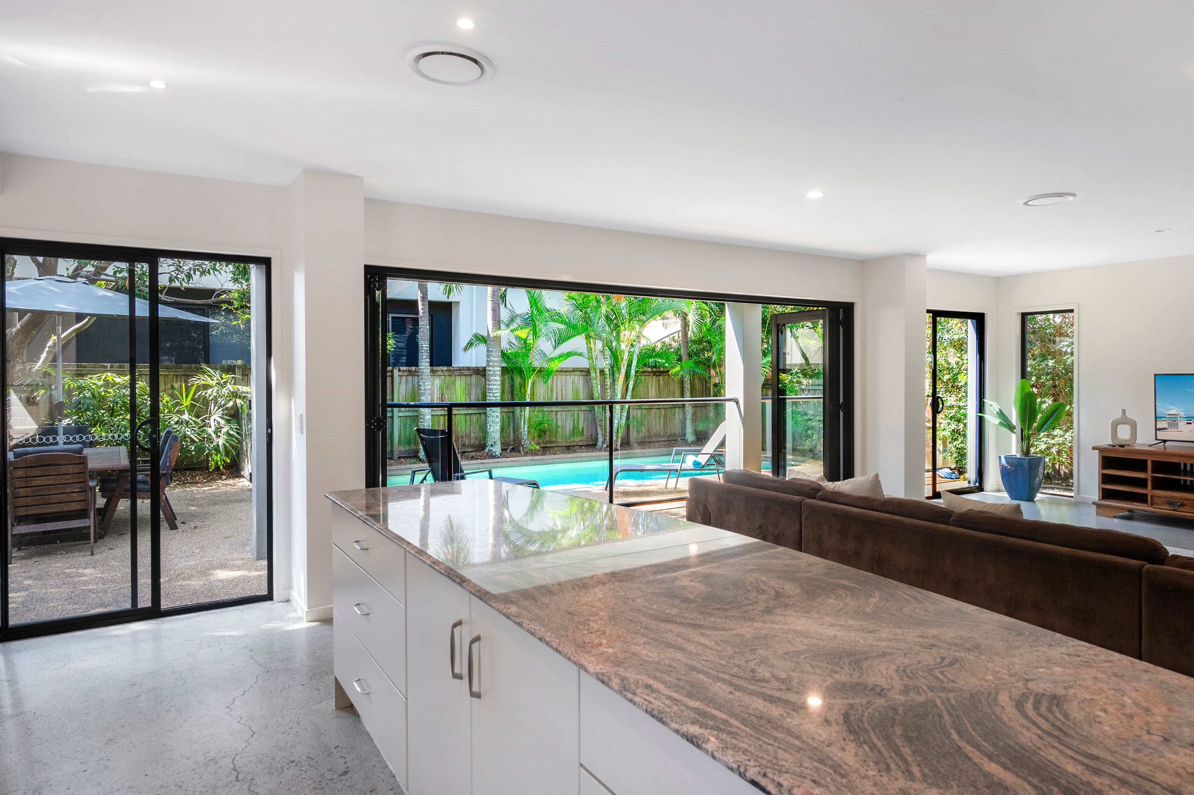 31 Dudley Street, Mermaid Beach QLD 4218, Mermaid Beach - Thumbnail 7