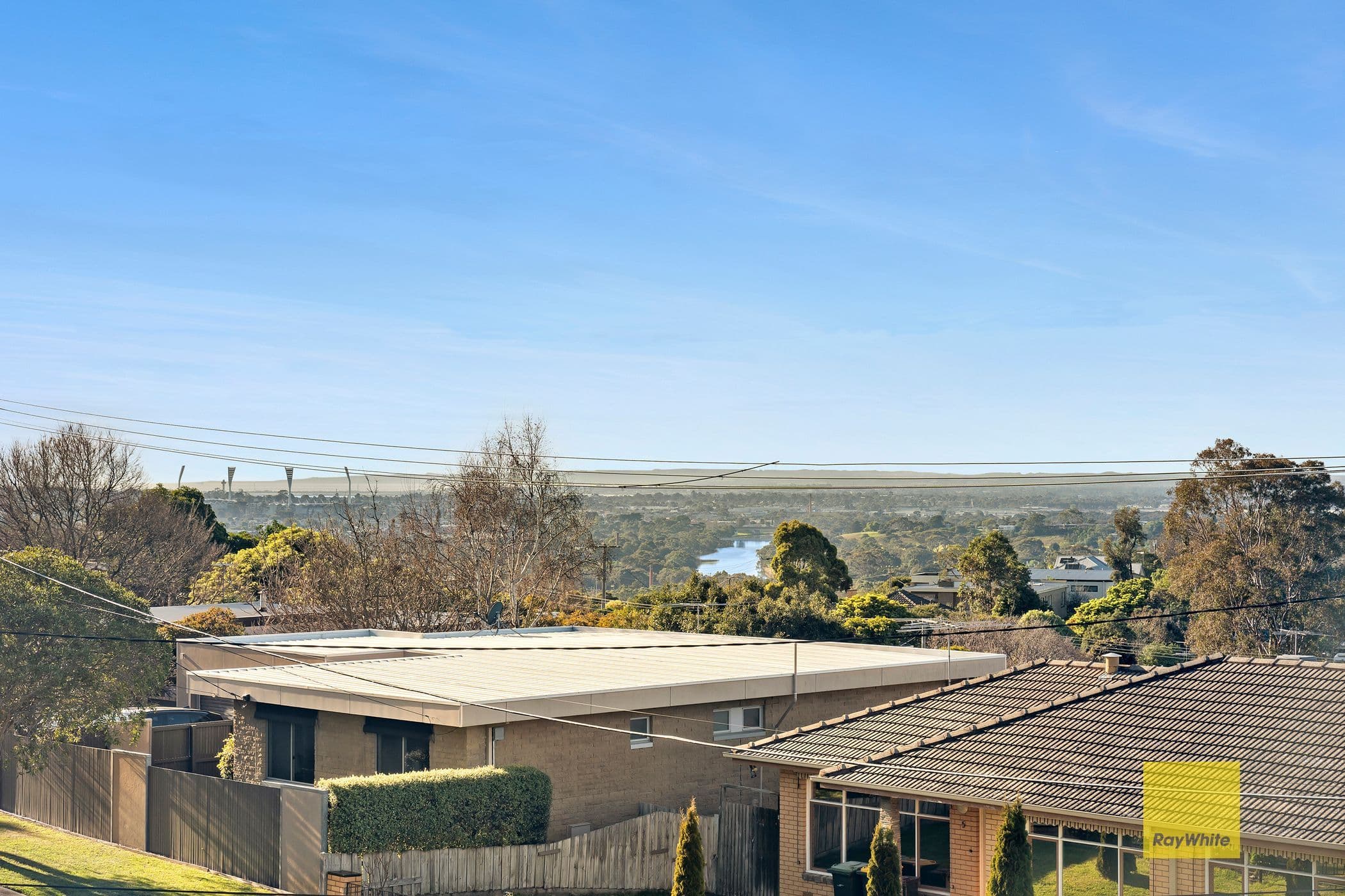 31 Montpellier Drive, Highton VIC 3216, Highton - Thumbnail 2