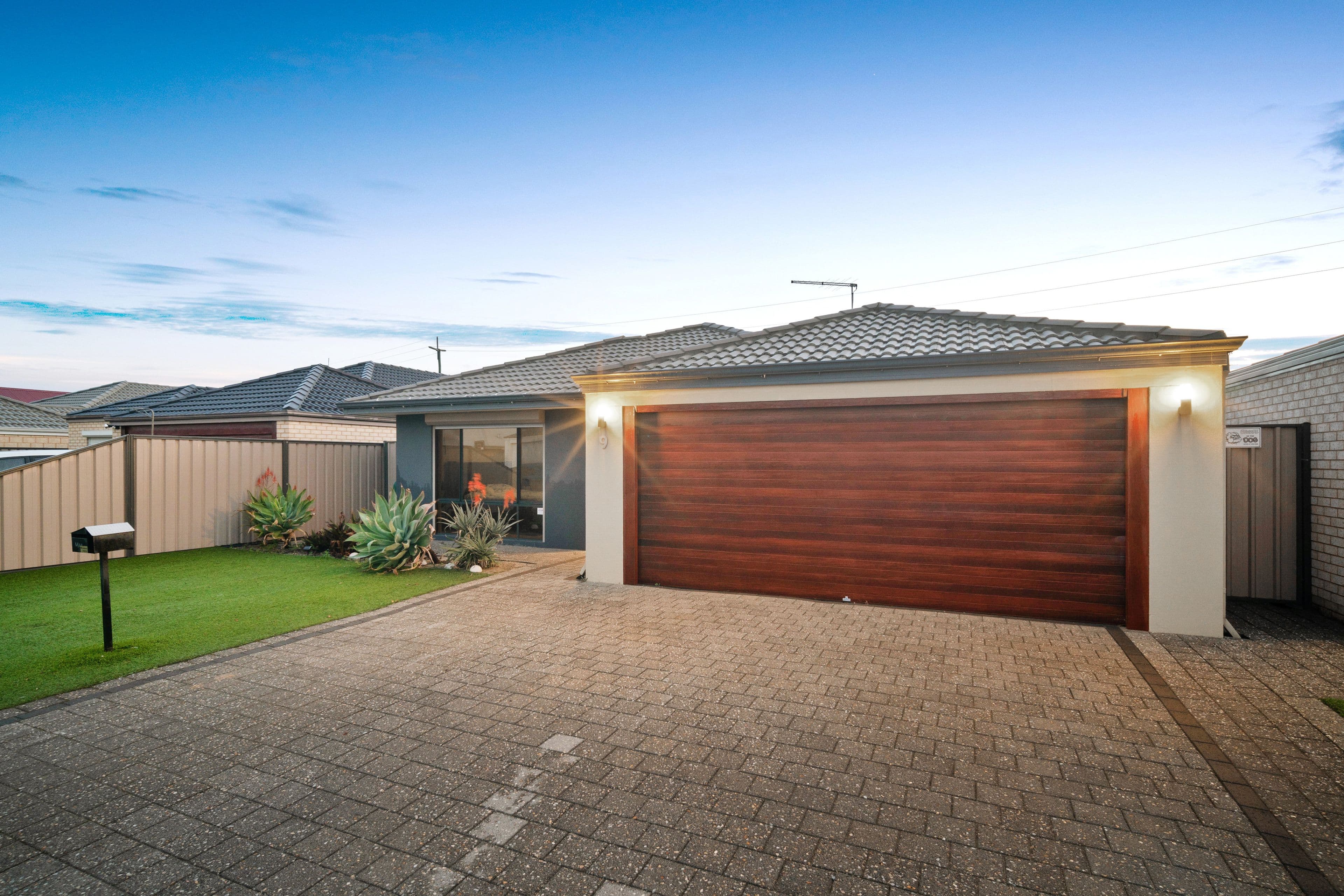 9 Cayenne Street, Wattle Grove WA 6107, Wattle Grove - Thumbnail 2