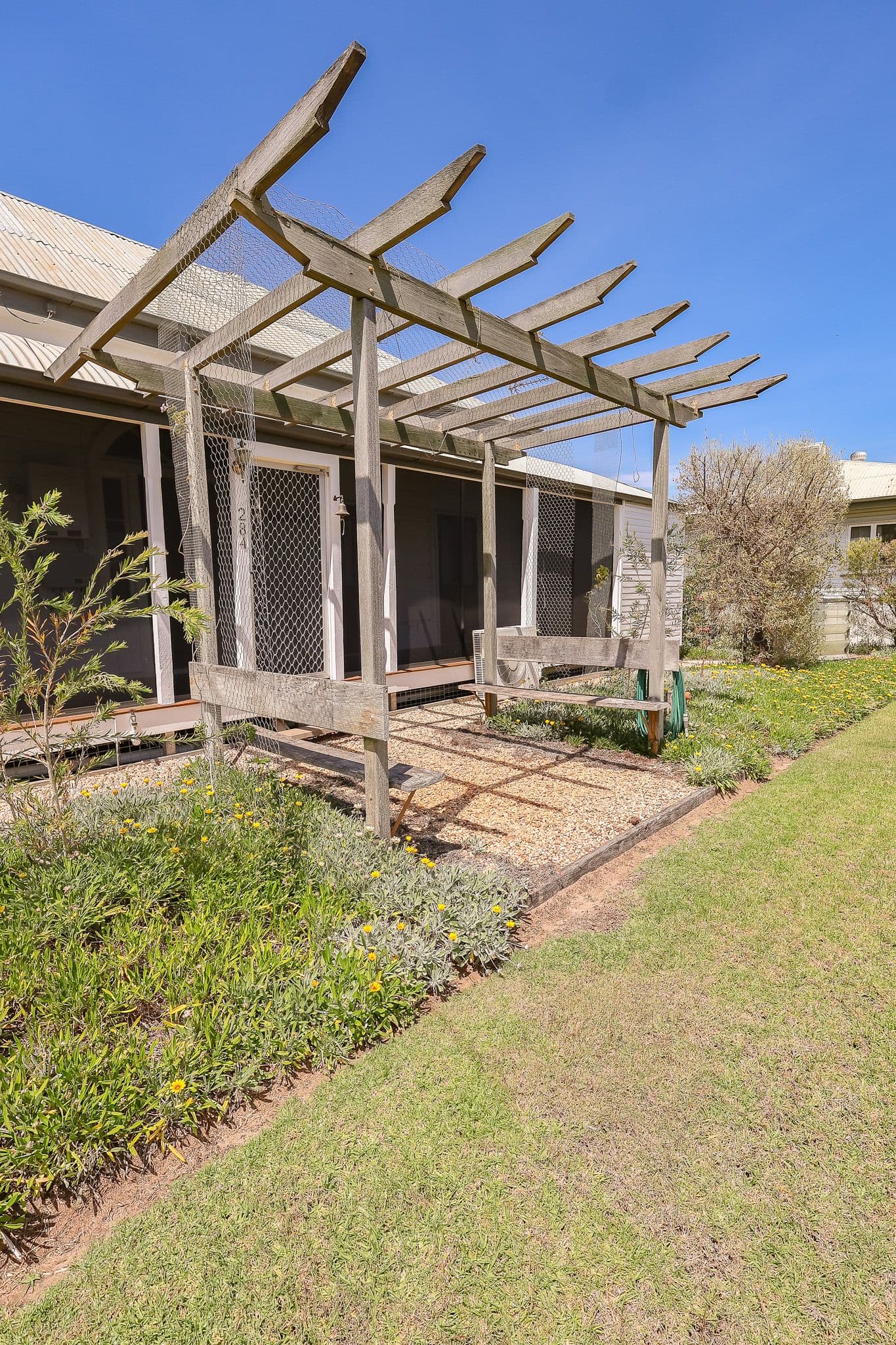 282-284 Edwardes Street, Roma QLD 4455, Roma - Thumbnail 2