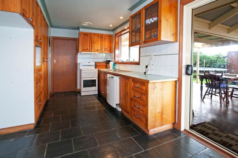 30 Patonga Crescent, GROVEDALE VIC 3216, Grovedale - Thumbnail 4
