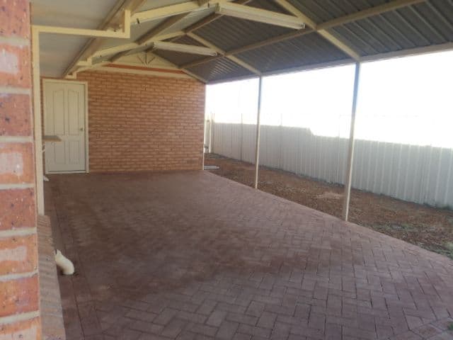 17 Flavio Crescent, WANDINA WA 6530, Wandina - Thumbnail 5