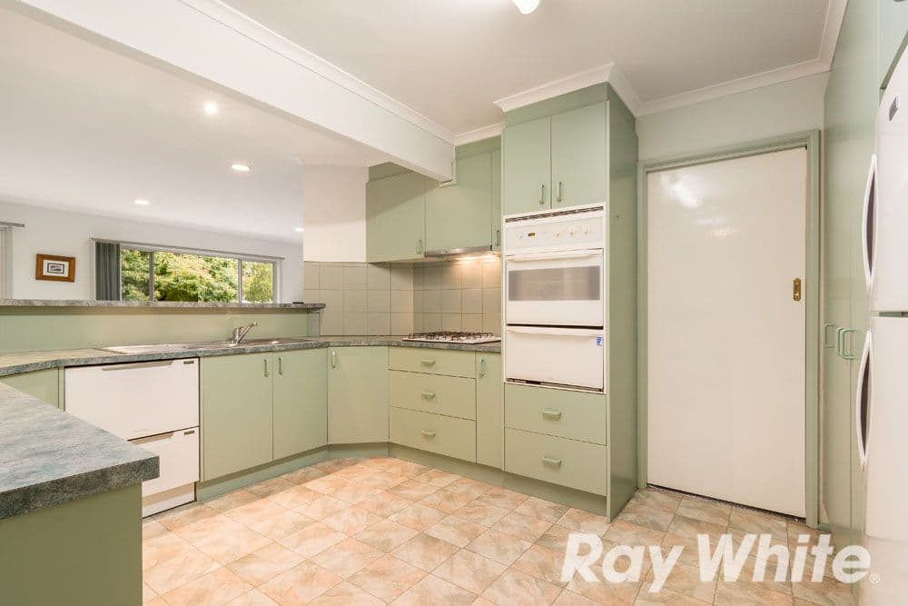 18 Warren Road, Viewbank VIC 3084, Viewbank - Thumbnail 5