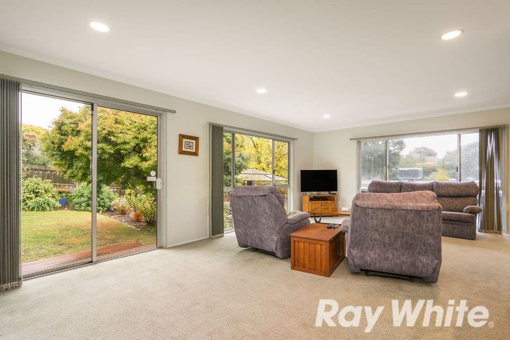 18 Warren Road, Viewbank VIC 3084, Viewbank - Thumbnail 6