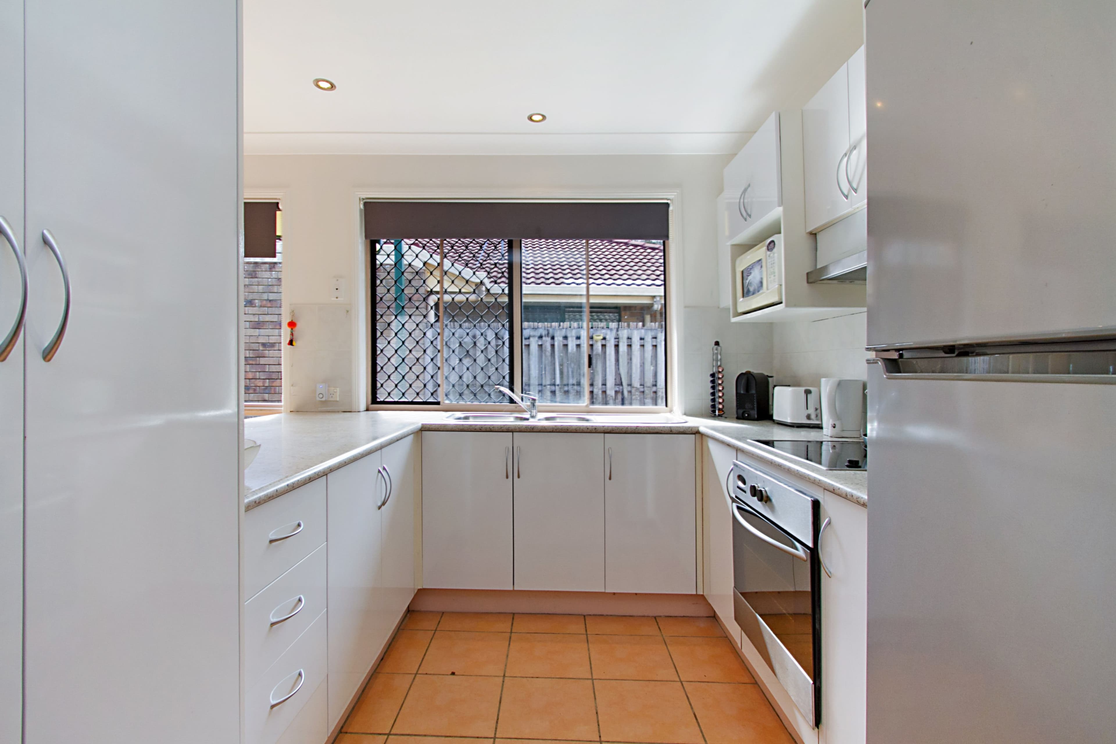 8 Ottelia Drive, Elanora QLD 4221, Elanora - Thumbnail 3