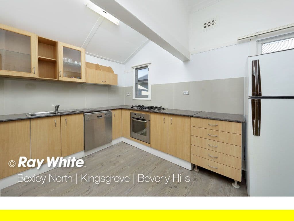 57 Payten Avenue, Roselands - Thumbnail 2