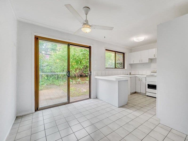 18 Rosella Street, Wellington Point QLD 4160, Wellington Point - Thumbnail 3