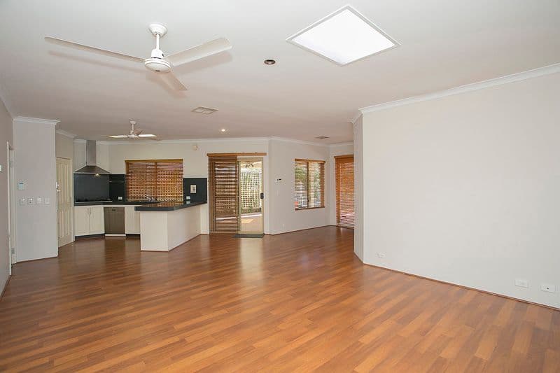 9 Cameron Close, LESMURDIE WA 6076, Lesmurdie - Thumbnail 3