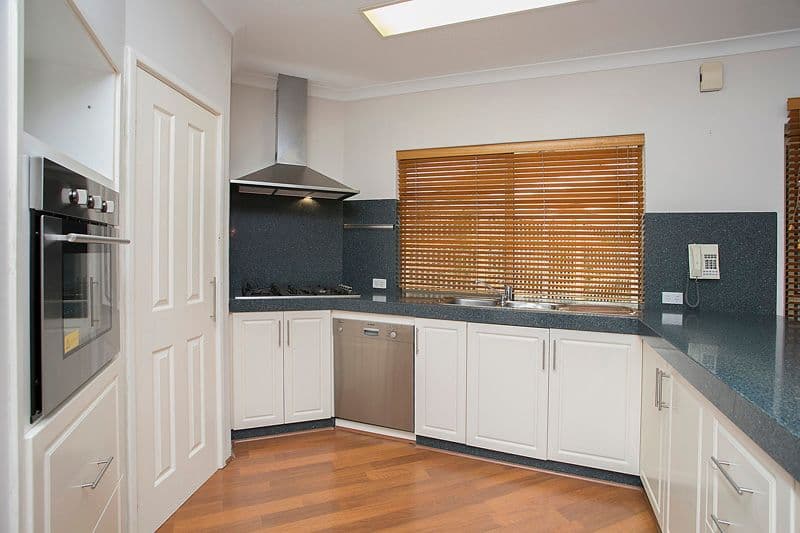 9 Cameron Close, LESMURDIE WA 6076, Lesmurdie - Thumbnail 4