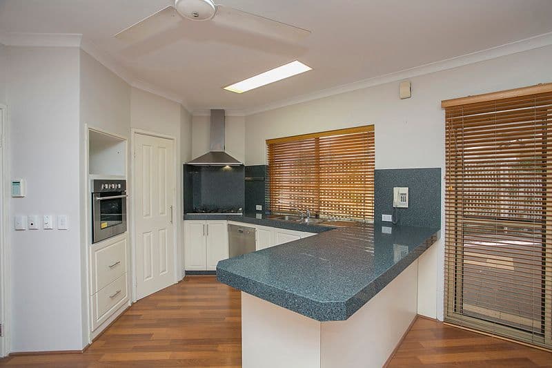 9 Cameron Close, LESMURDIE WA 6076, Lesmurdie - Thumbnail 5