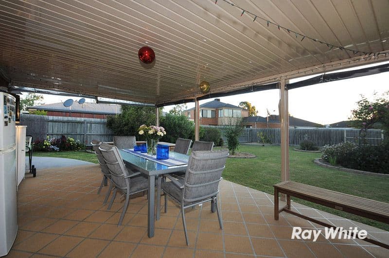 123 Hutchinson Drive, LYNBROOK VIC 3975, Lynbrook - Thumbnail 2