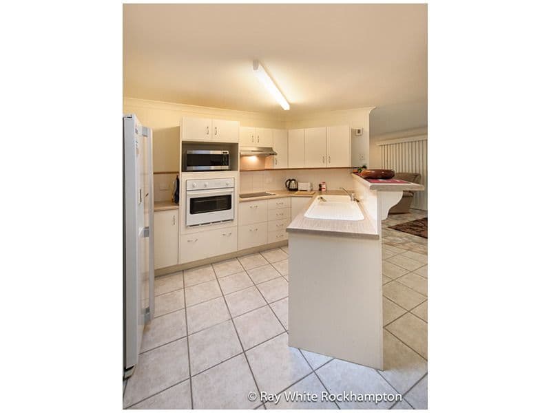 48 Bean Avenue, PARKHURST QLD 4702, Parkhurst - Thumbnail 6