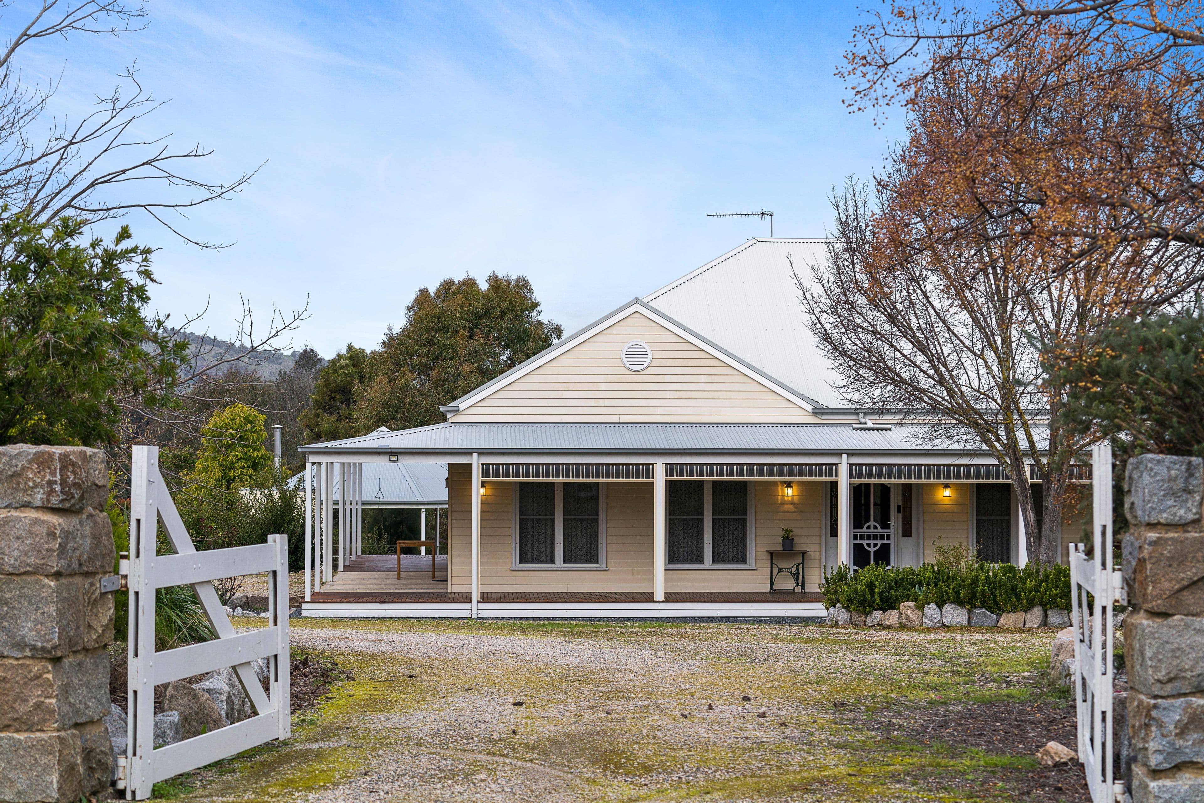 62 Michelle Drive, Kiewa VIC 3691, Kiewa - Thumbnail 2