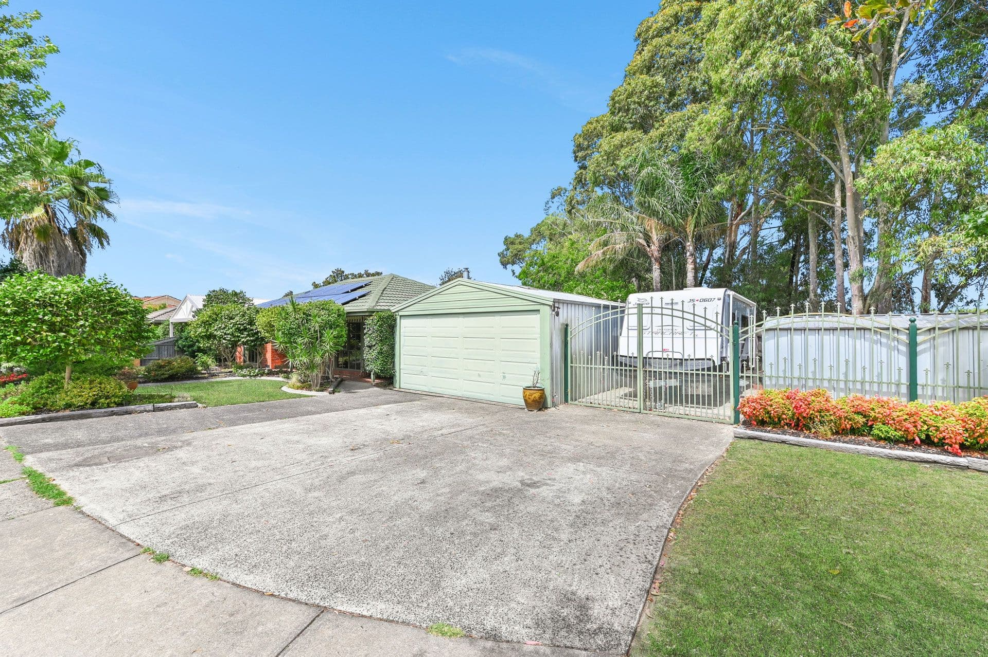35 Florence Avenue, Berwick VIC 3806, Berwick - Thumbnail 3